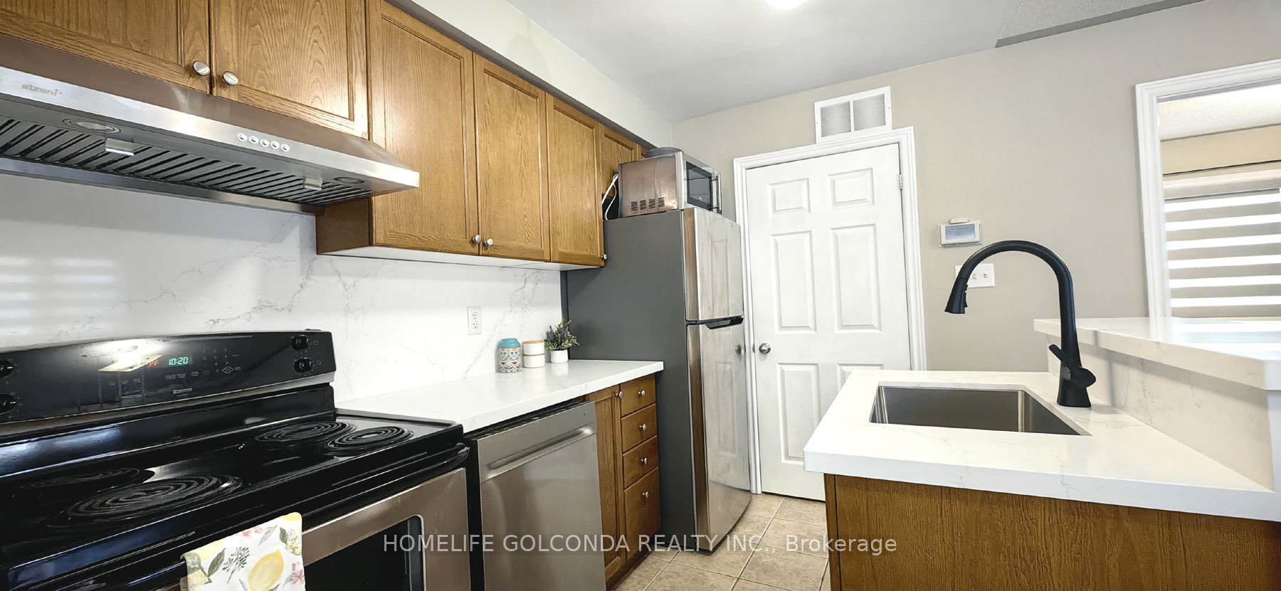 32 Cardrew Street Coach Property Photo 10