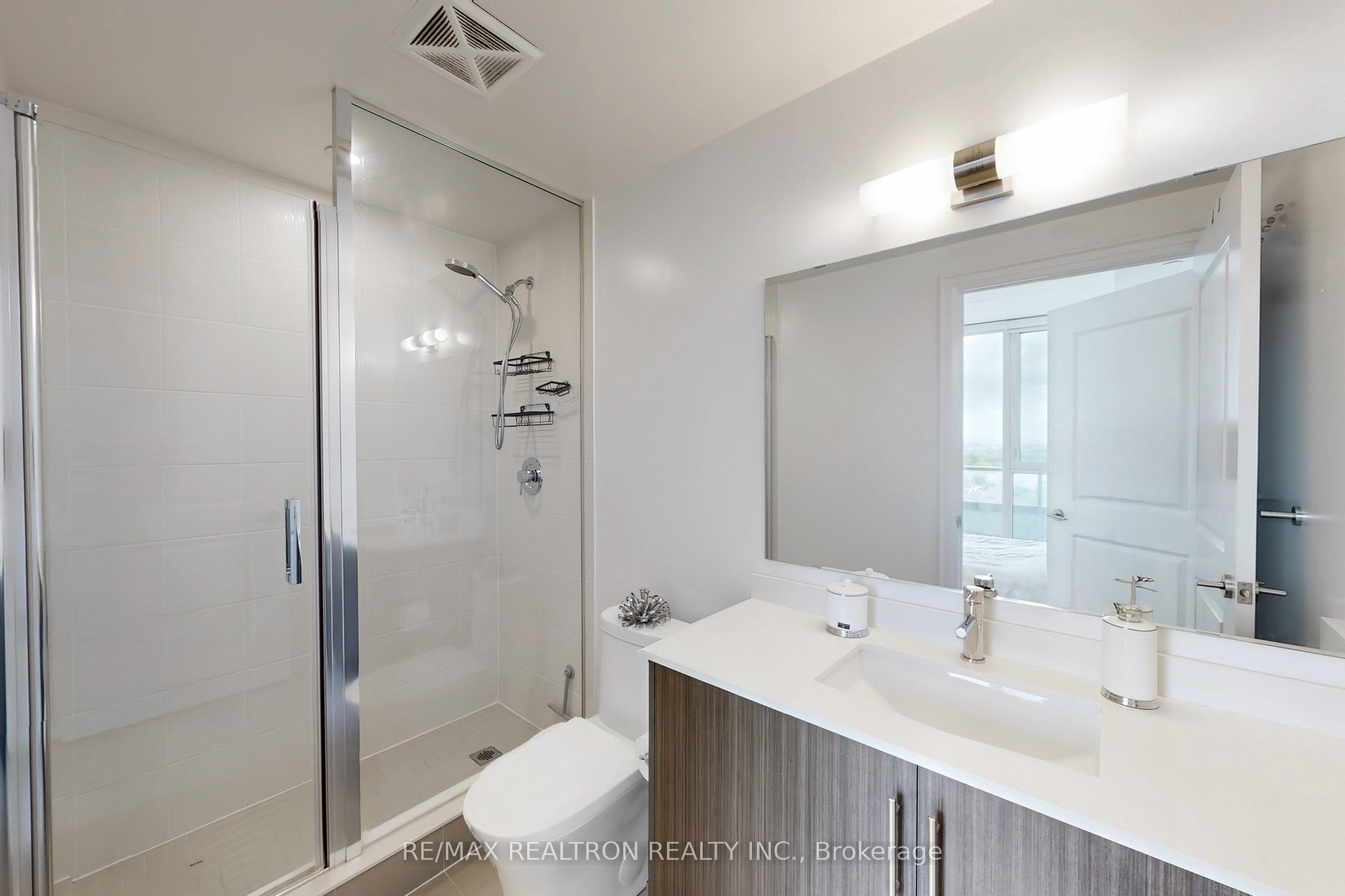 #1204 - 10 Gatineau Drive Property Photo 13
