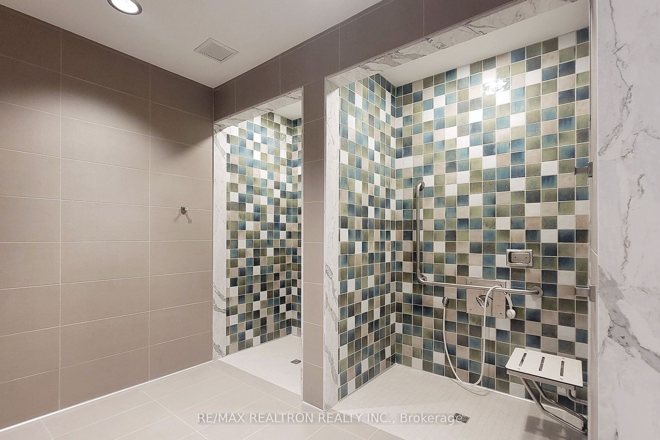 #1204 - 10 Gatineau Drive Property Photo 28