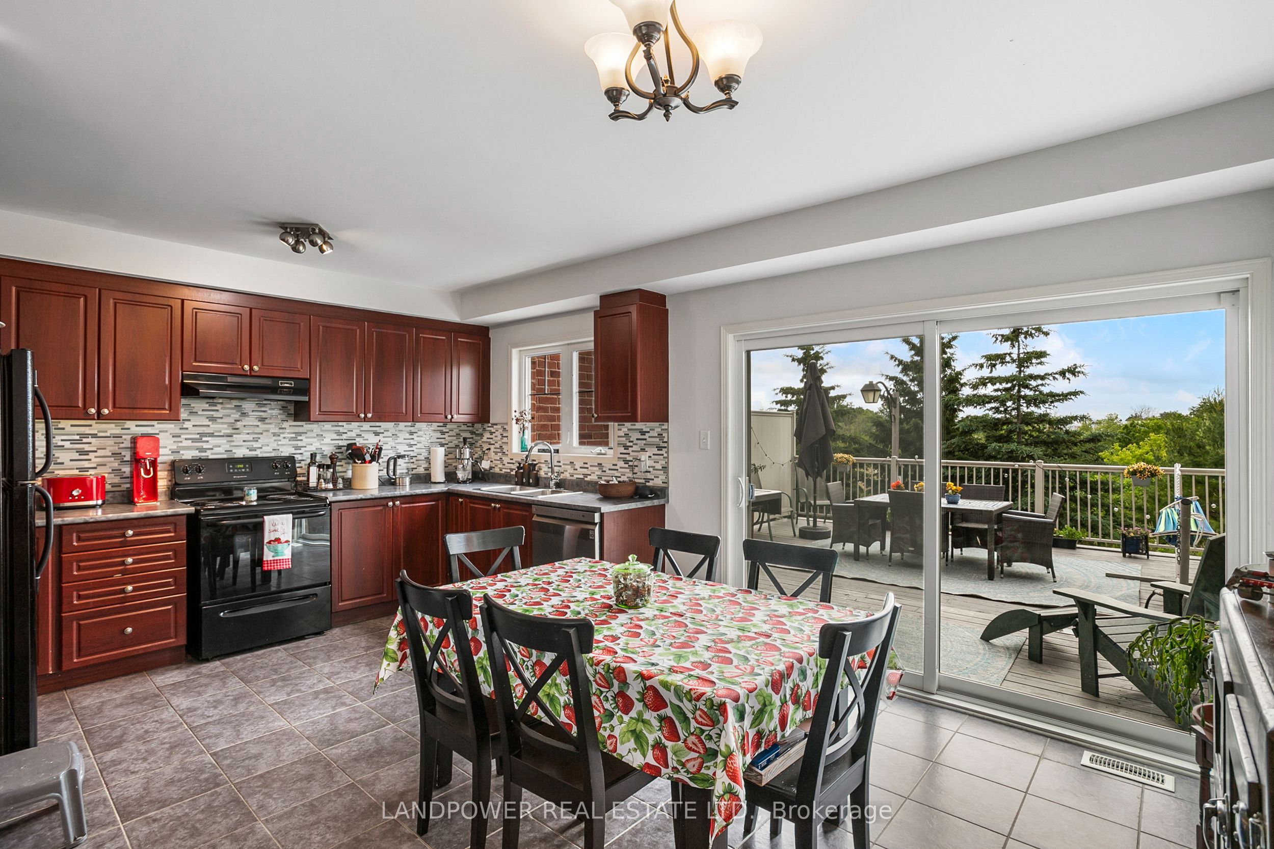 73 Baker Hill Boulevard Property Photo 11