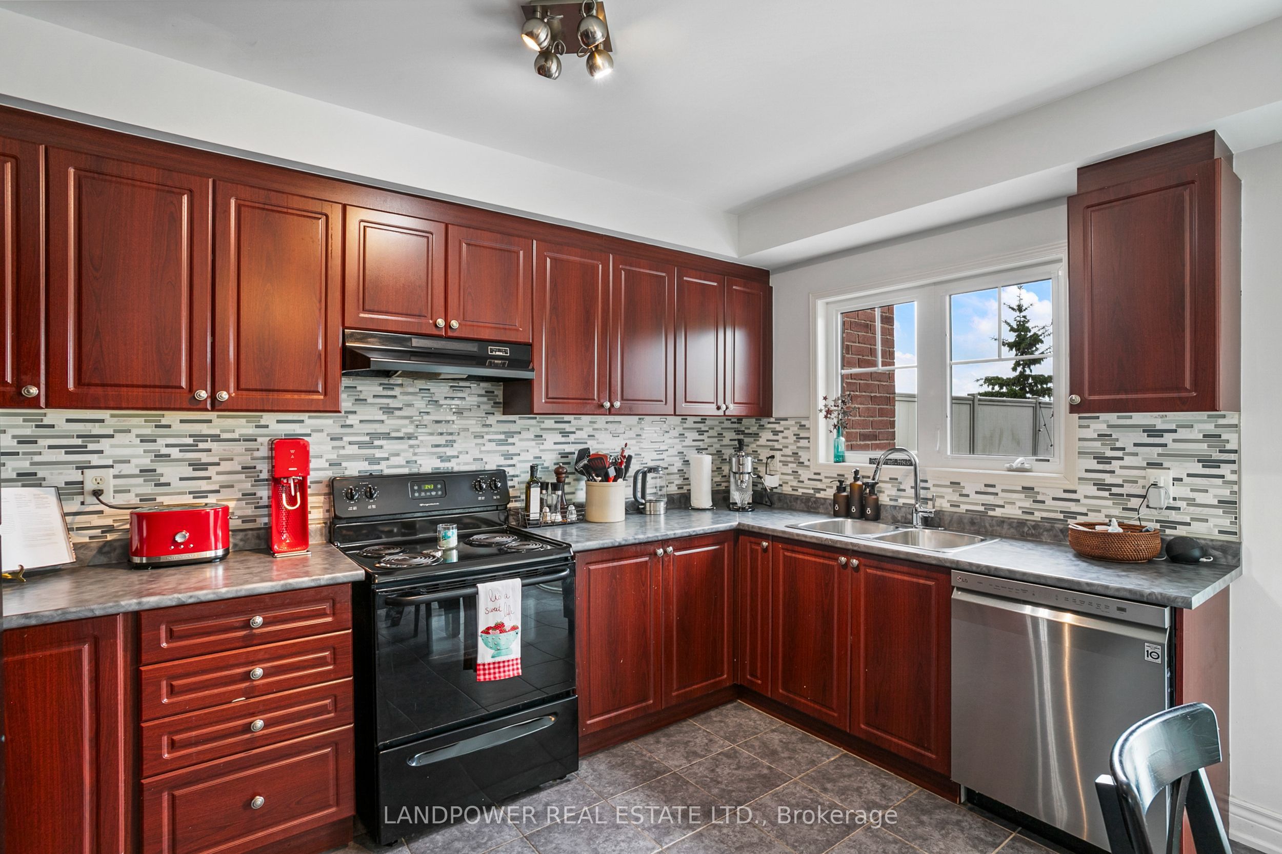 73 Baker Hill Boulevard Property Photo 12
