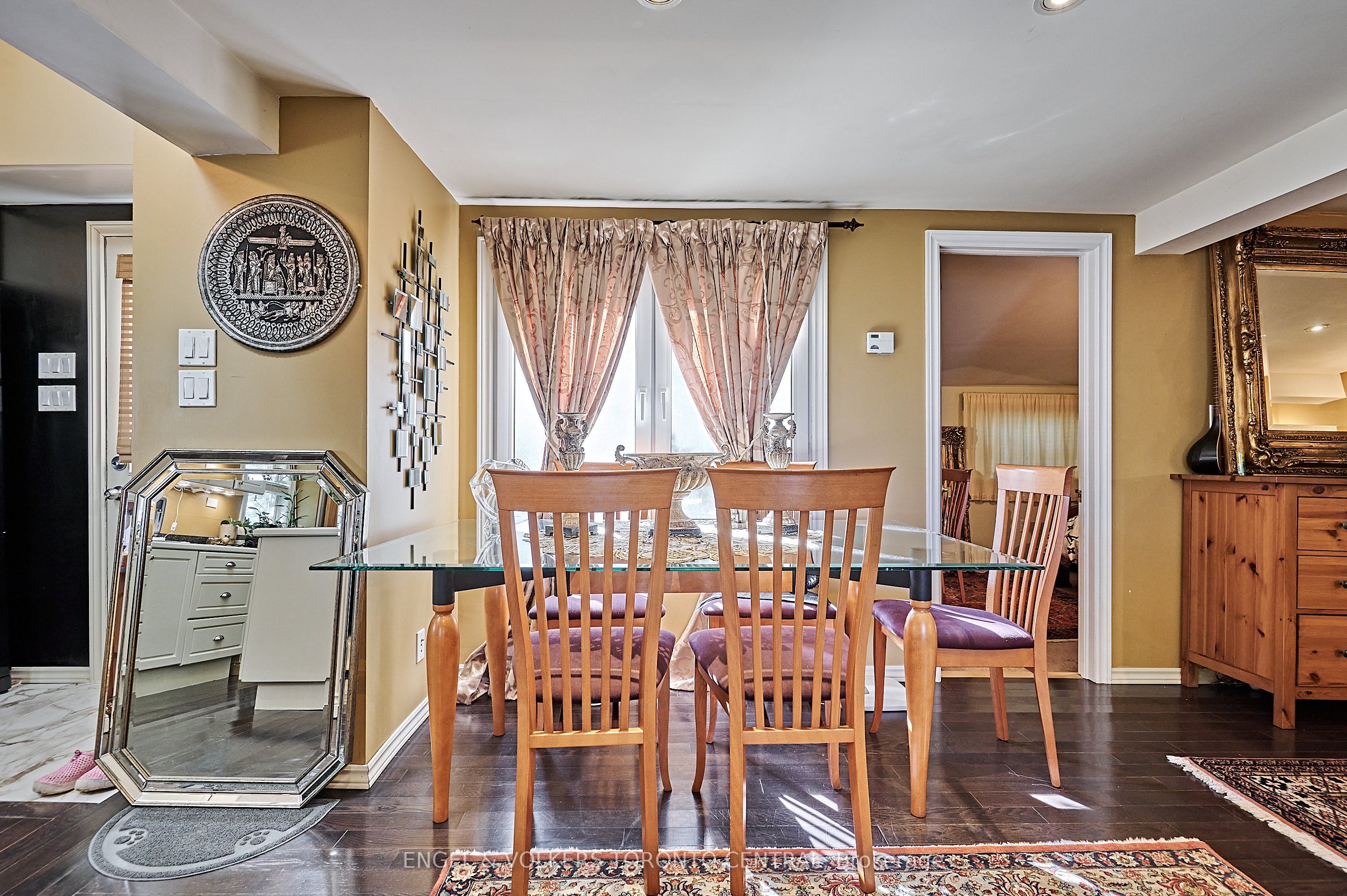 5907/5901 Lakeshore Road Property Photo 18