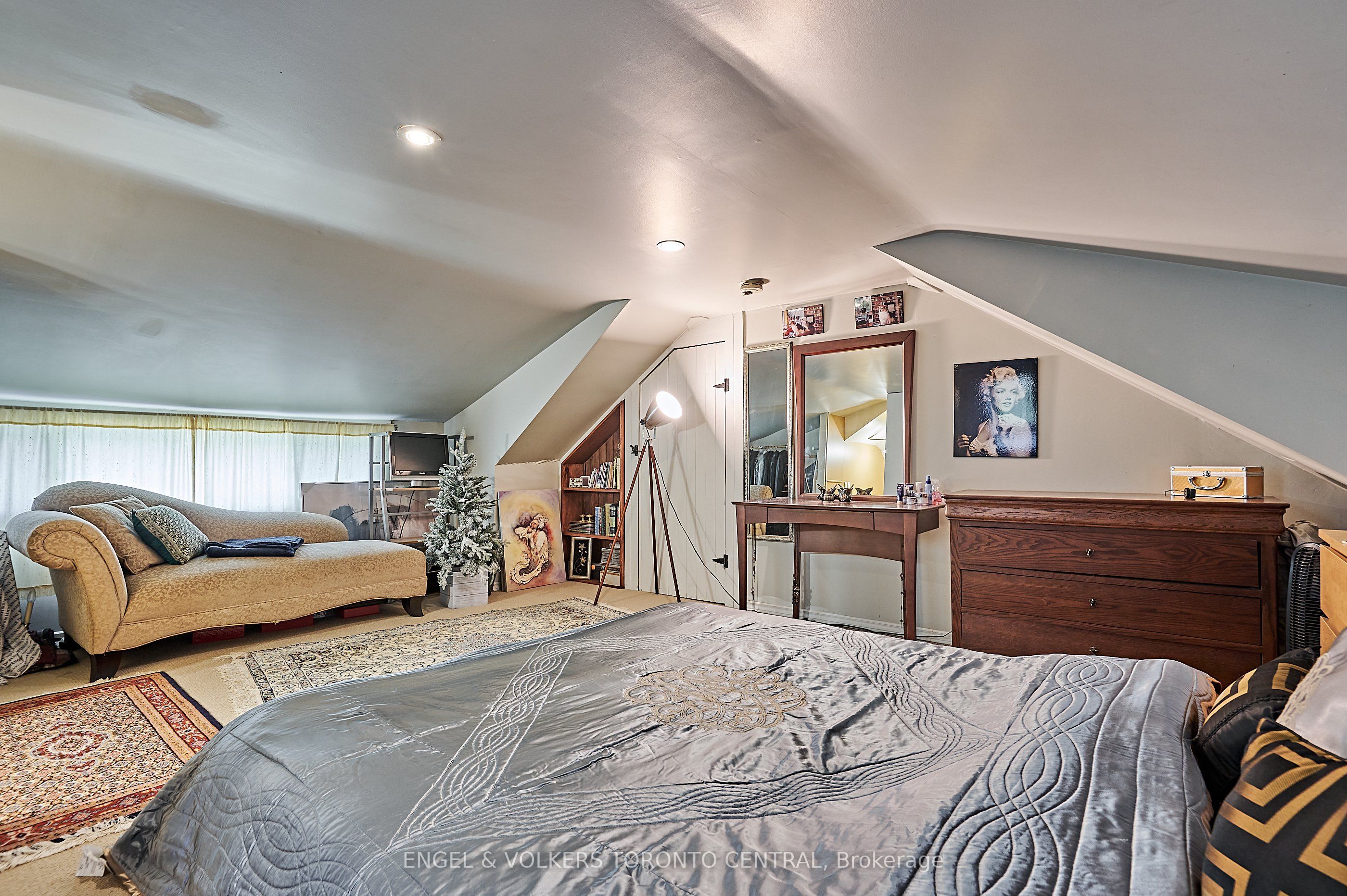 5907/5901 Lakeshore Road Property Photo 26