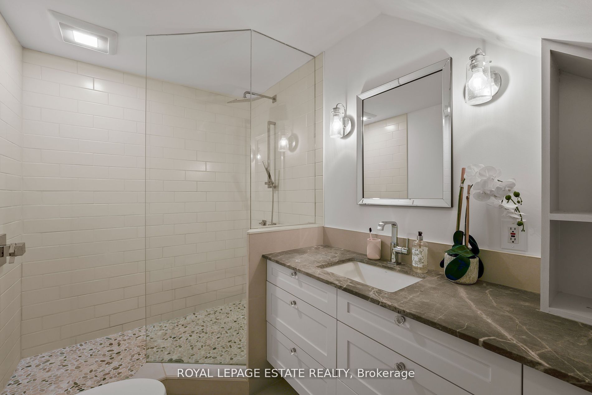 6641 Main Street Property Photo 27