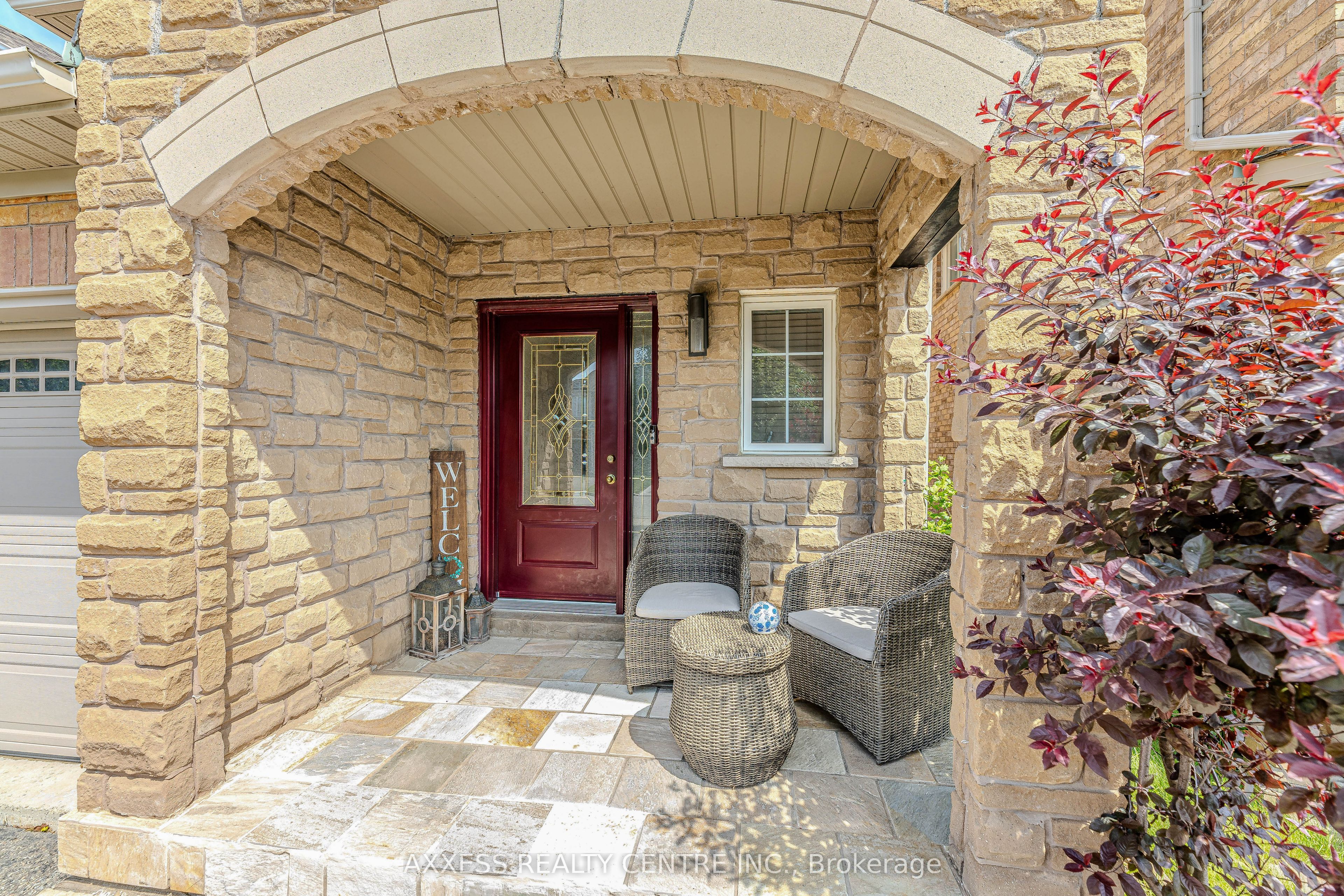 72 Beaverbrook Crescent Property Photo 1