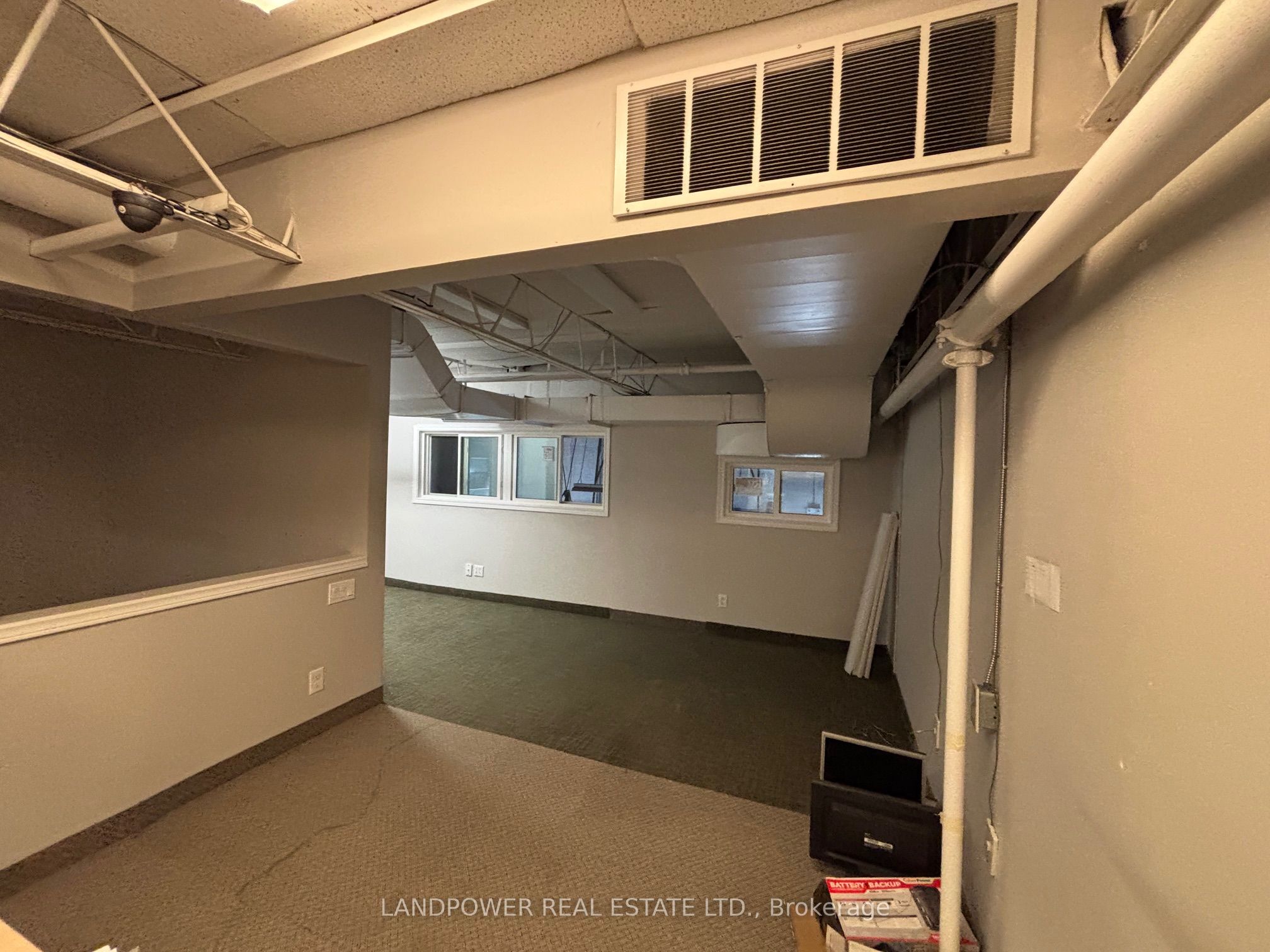 80 Esna Park Drive 12 Property Photo 16