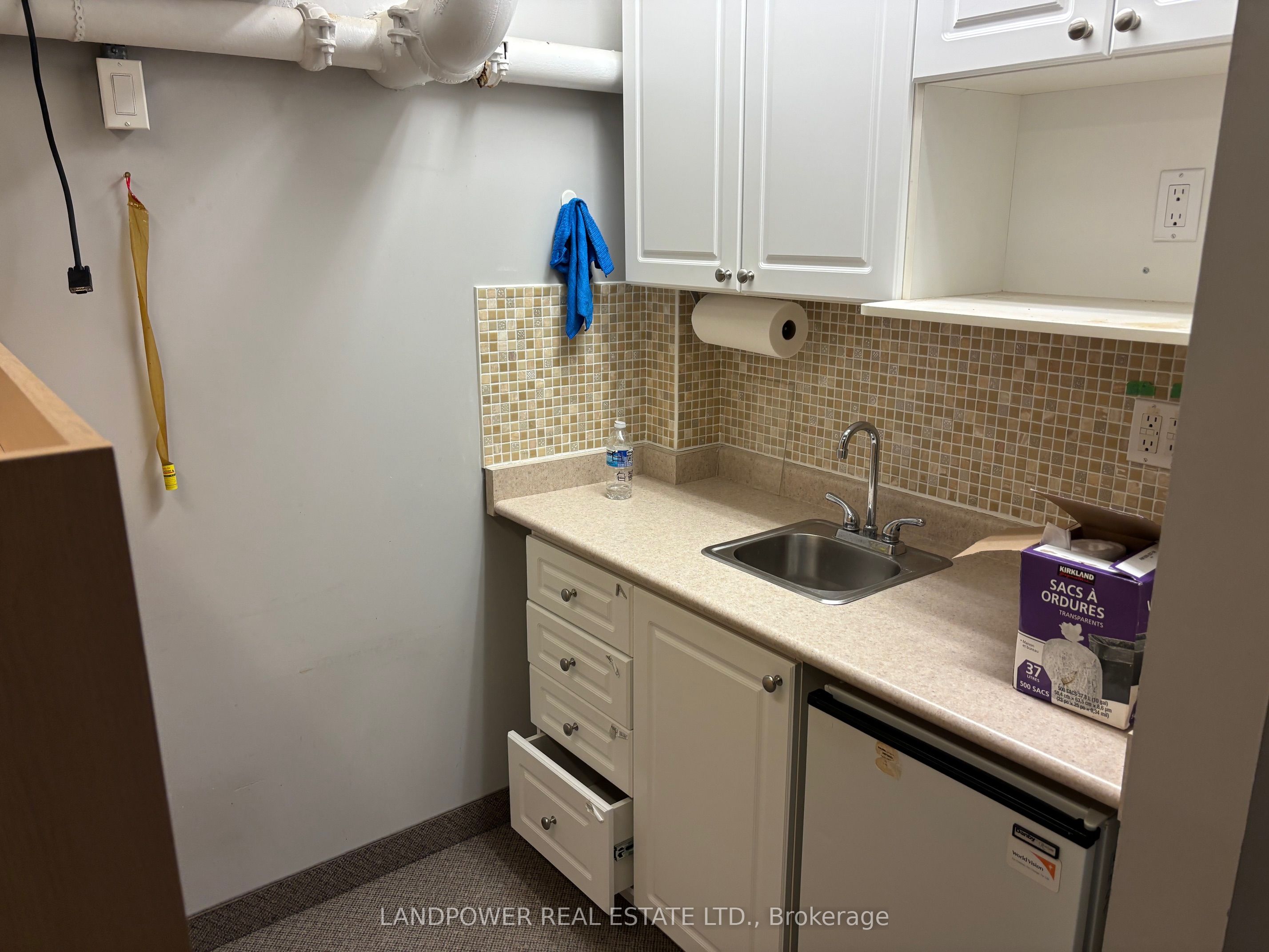 80 Esna Park Drive 12 Property Photo 18