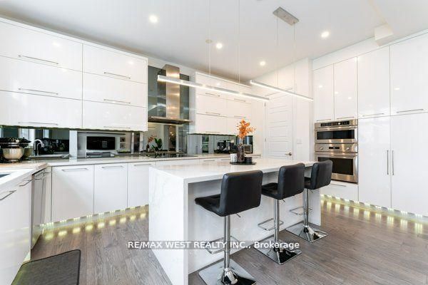 6 Forest Grove Court Property Photo 6