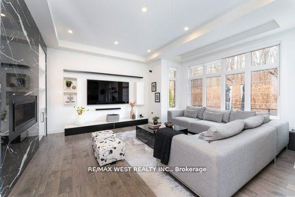 6 Forest Grove Court Property Photo 8
