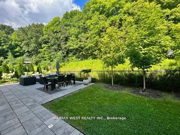 6 Forest Grove Court Property Photo 36