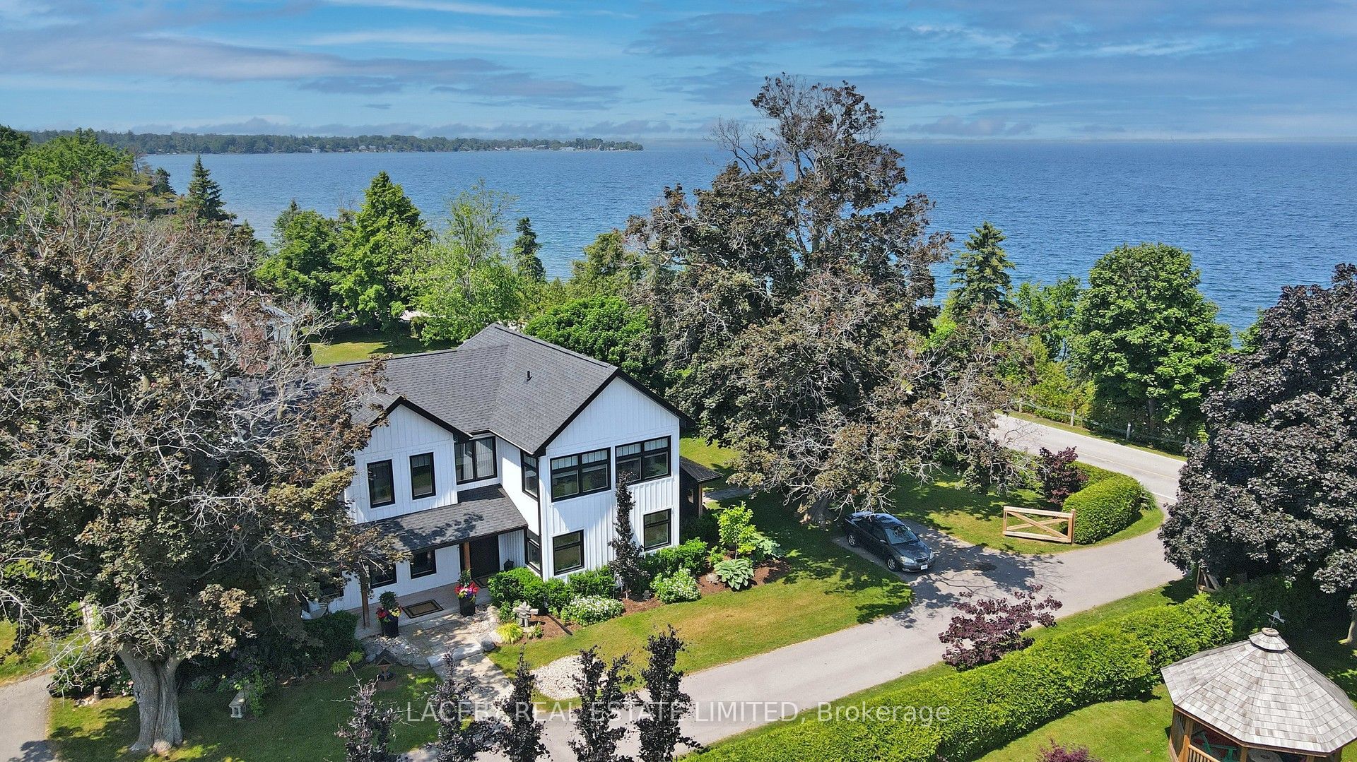 343 Hedge Road Property Photo 3