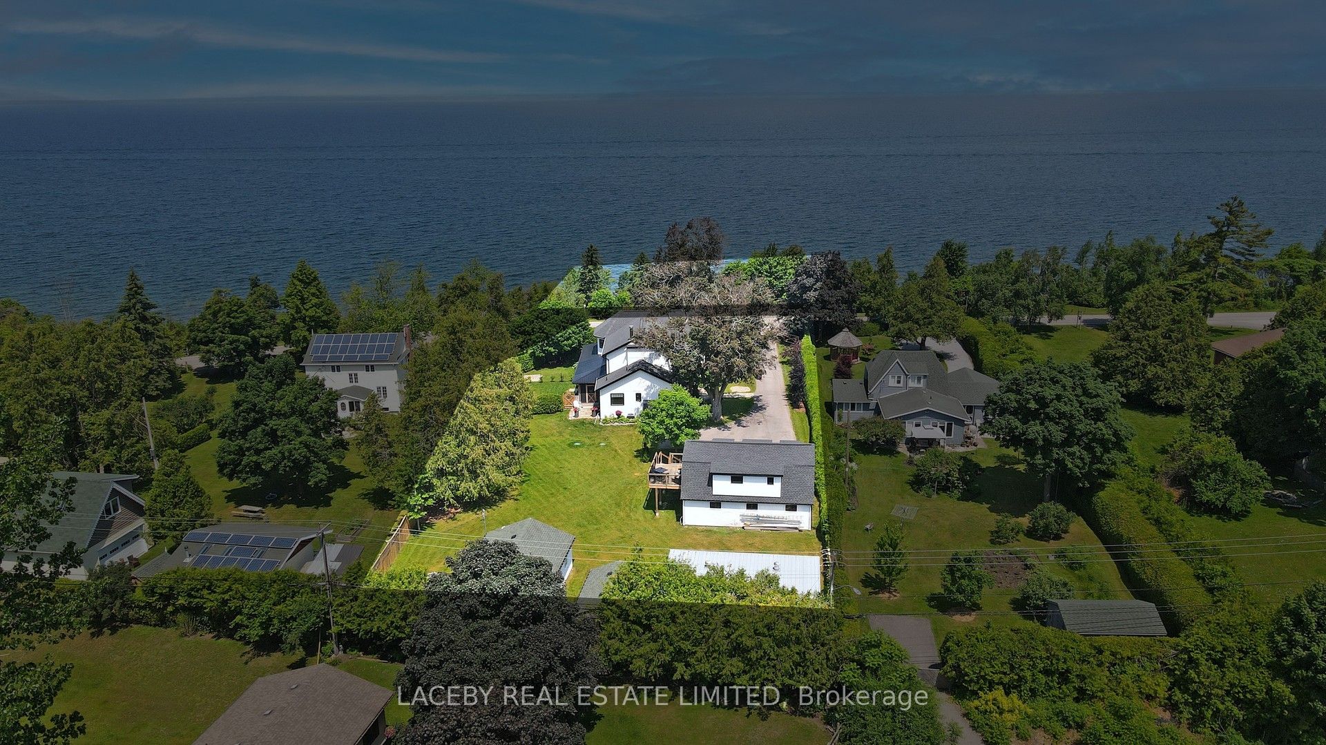 343 Hedge Road Property Photo 5