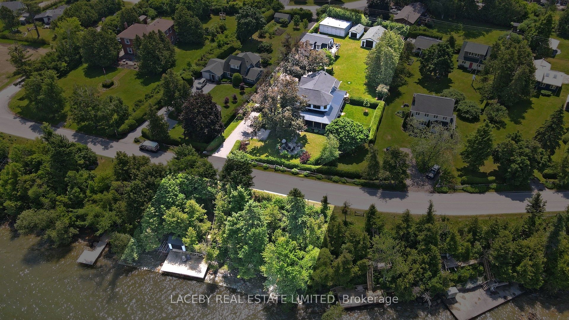 343 Hedge Road Property Photo 6