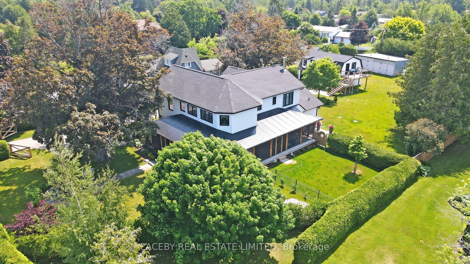 343 Hedge Road Property Photo 7