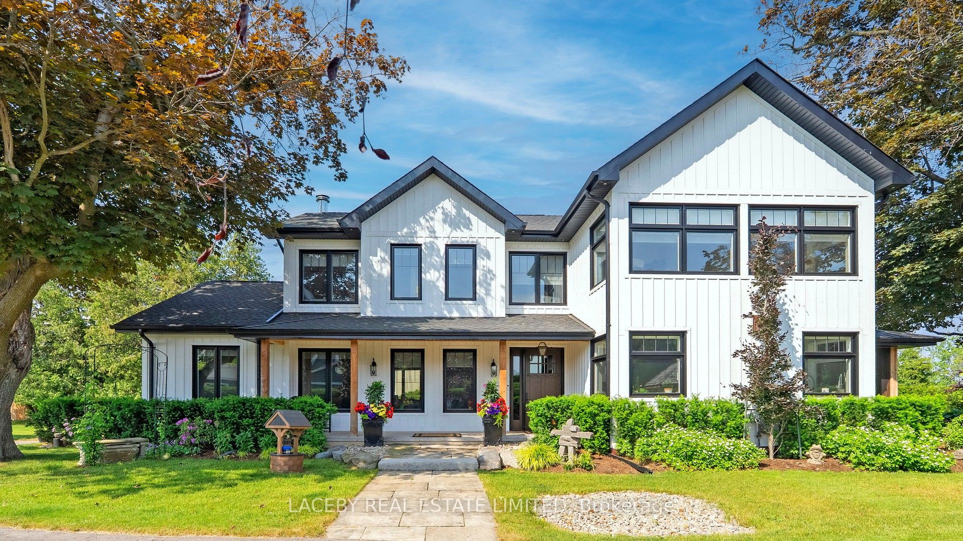 343 Hedge Road Property Photo 9