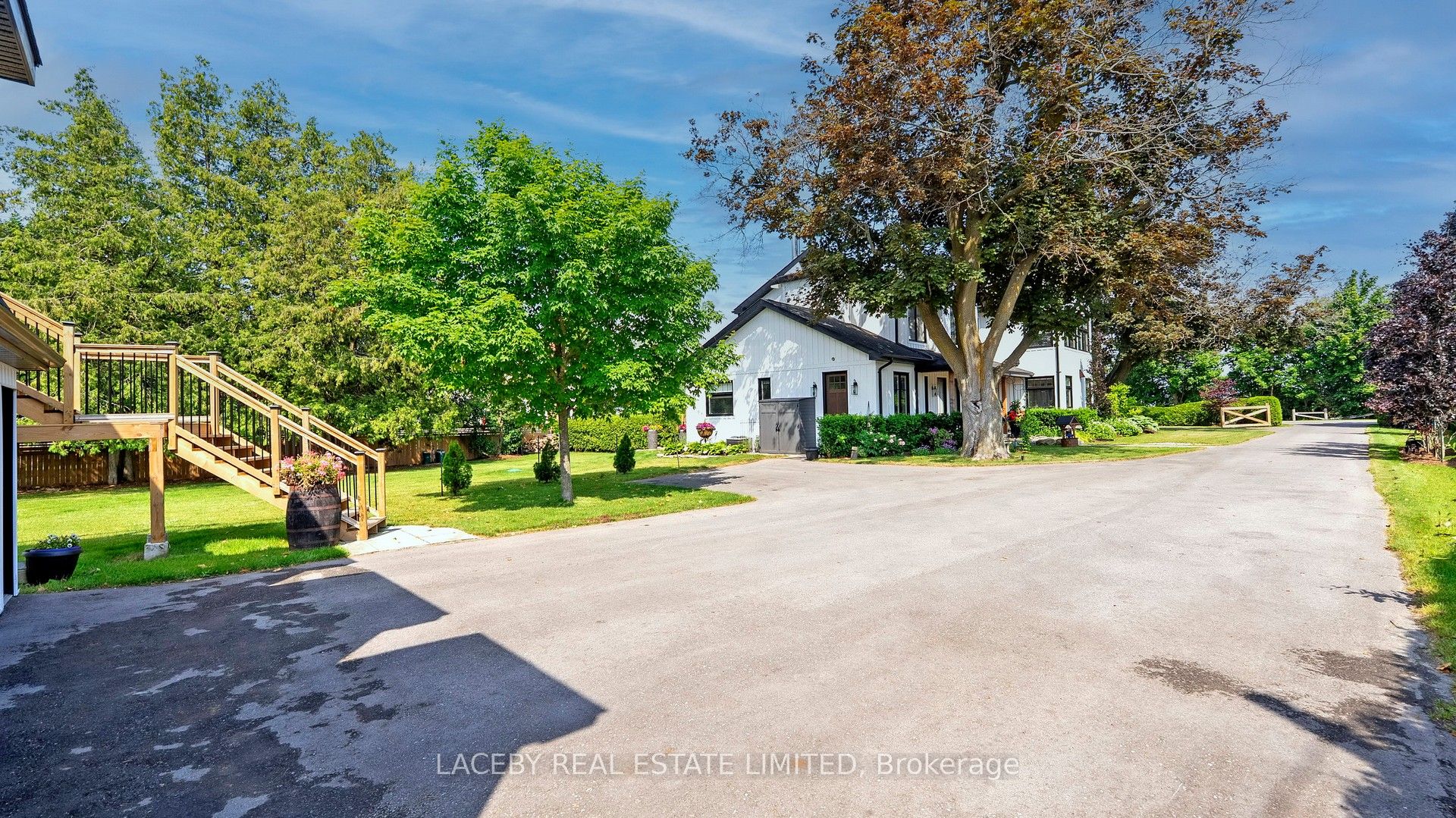 343 Hedge Road Property Photo 12