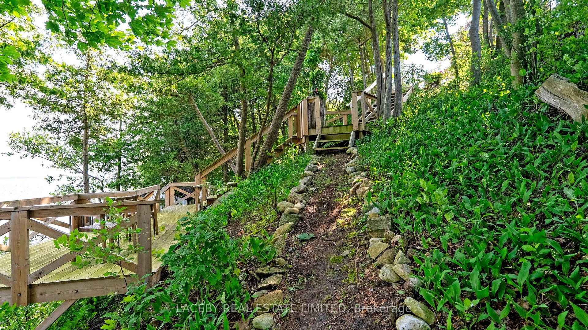 343 Hedge Road Property Photo 15