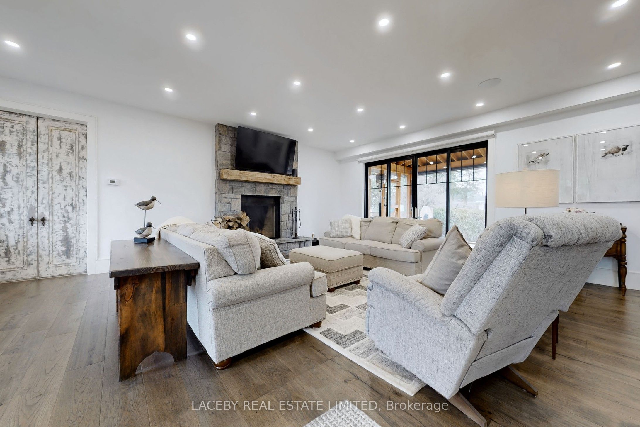 343 Hedge Road Property Photo 24