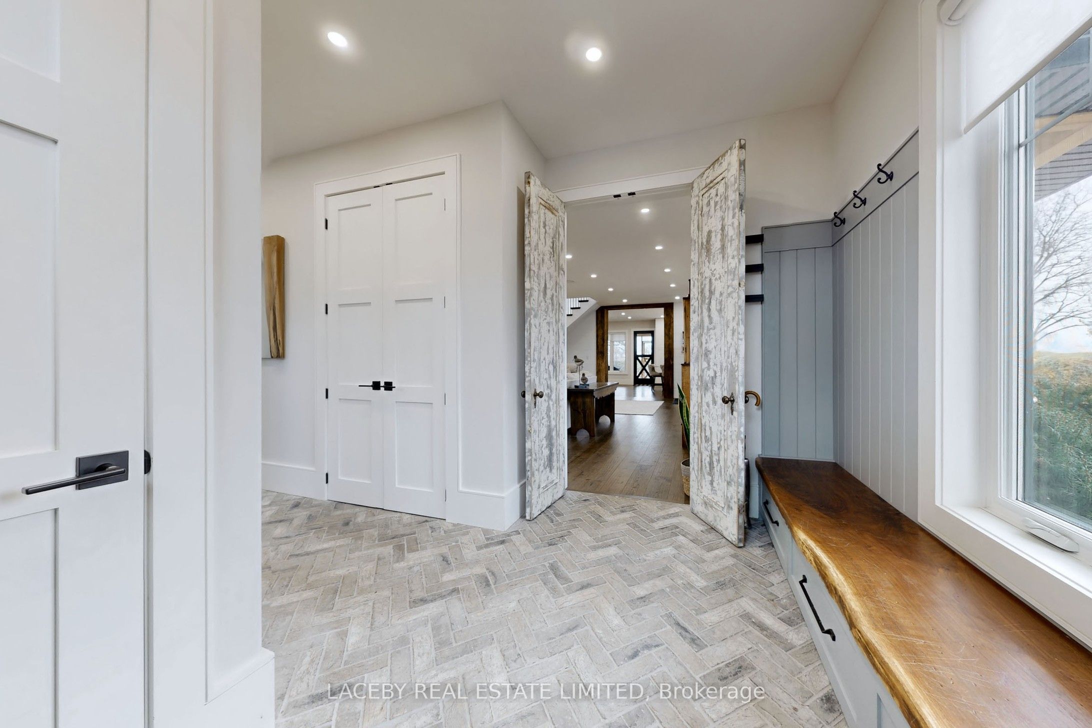 343 Hedge Road Property Photo 33