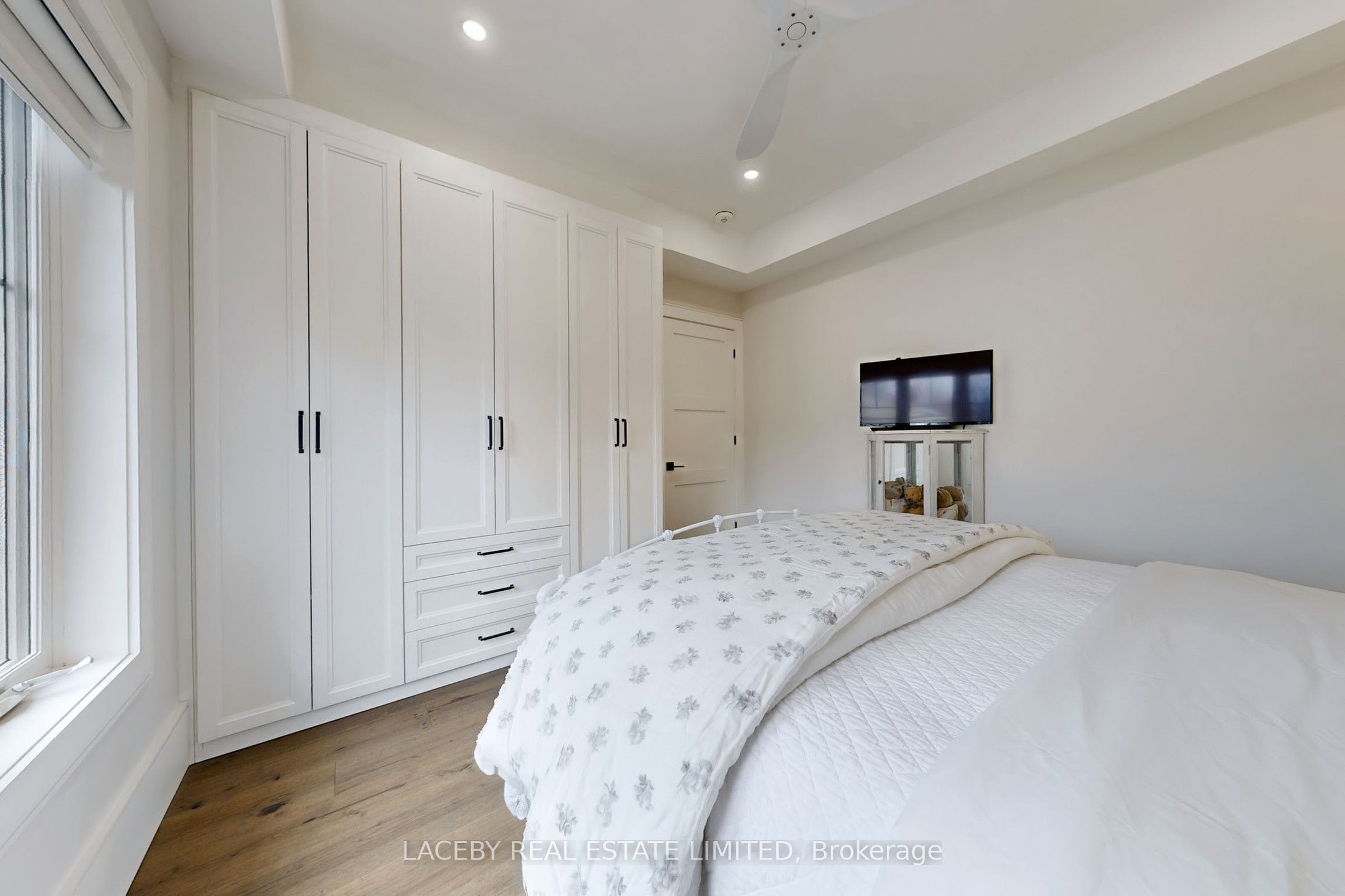 343 Hedge Road Property Photo 44