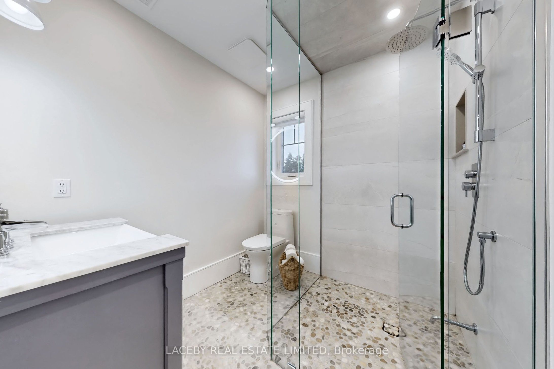 343 Hedge Road Property Photo 45