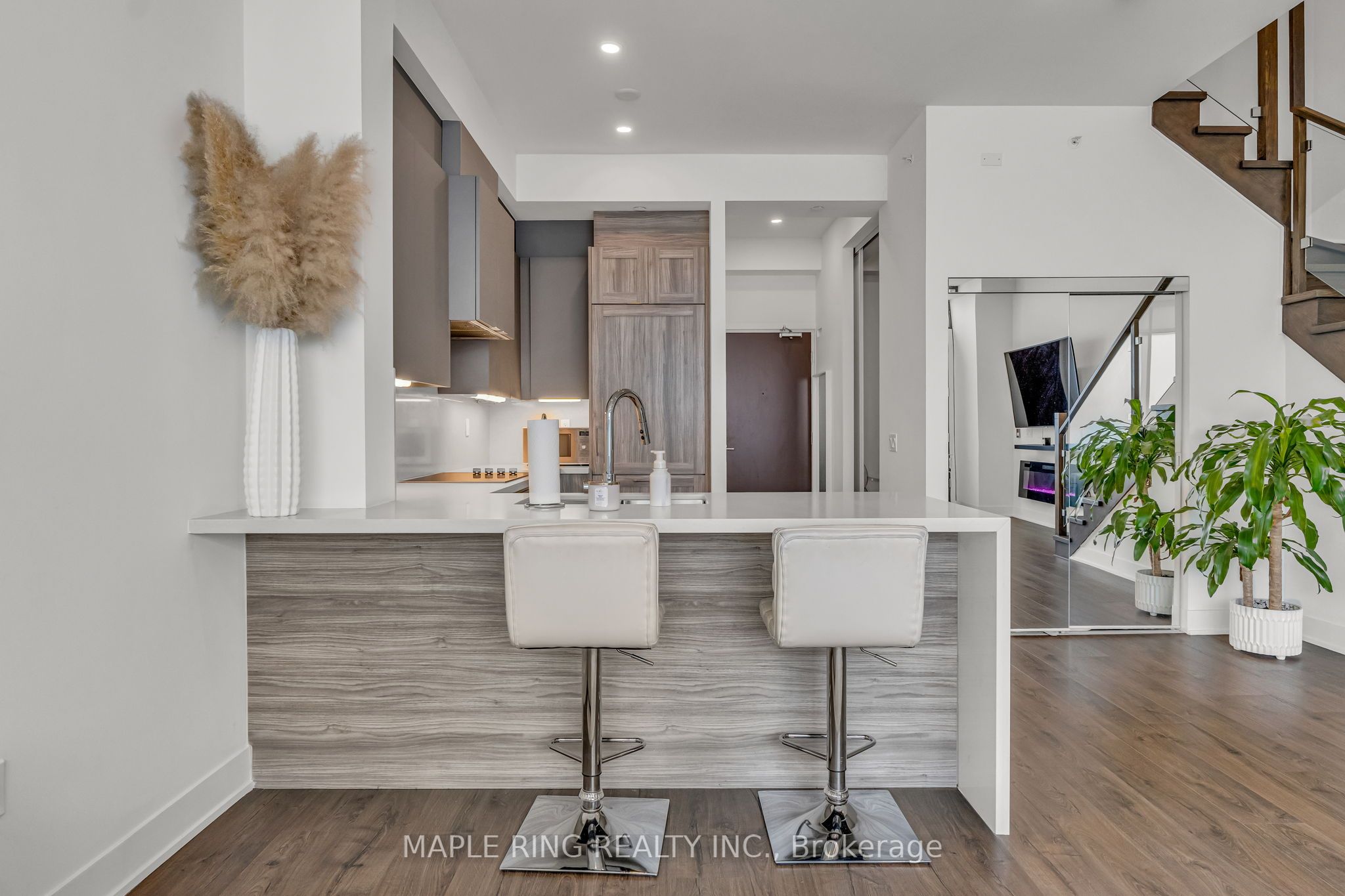 2908 Highway 7 Road 109 Property Photo 5