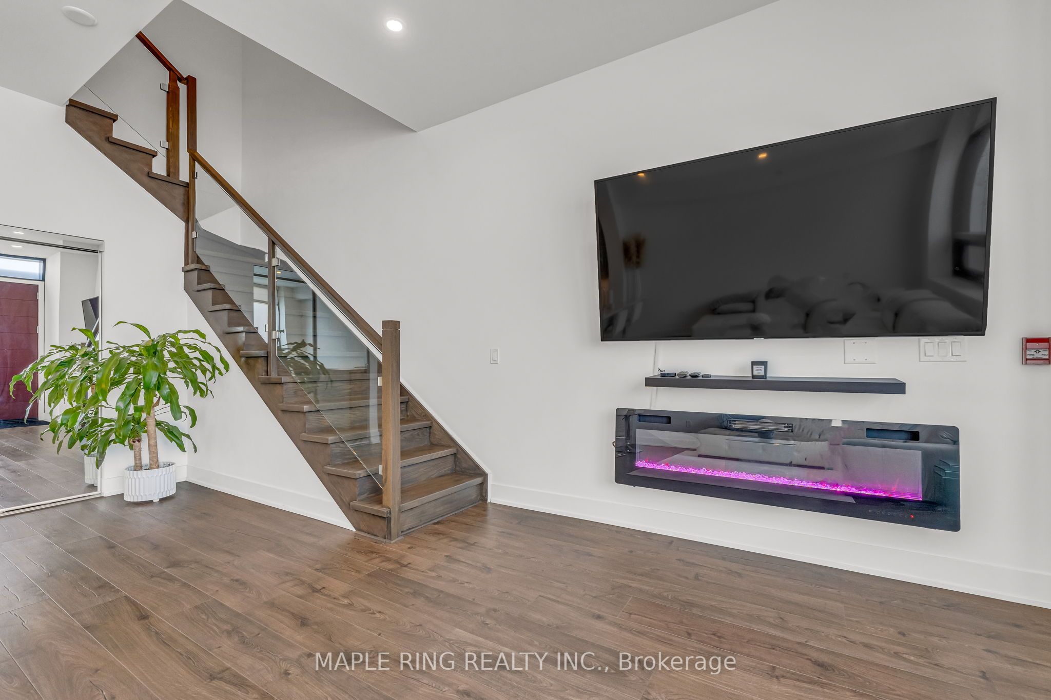 2908 Highway 7 Road 109 Property Photo 28