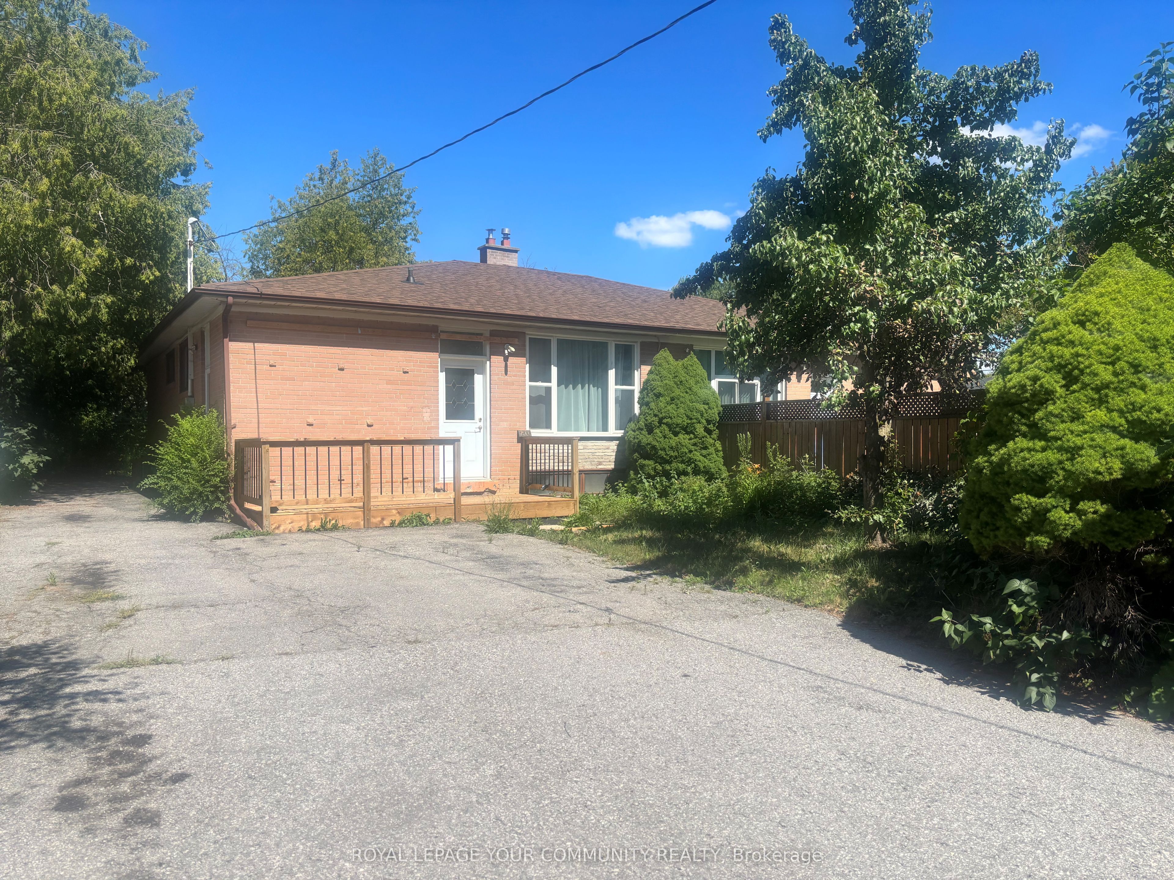 211 Axminster Drive Property Photo 1