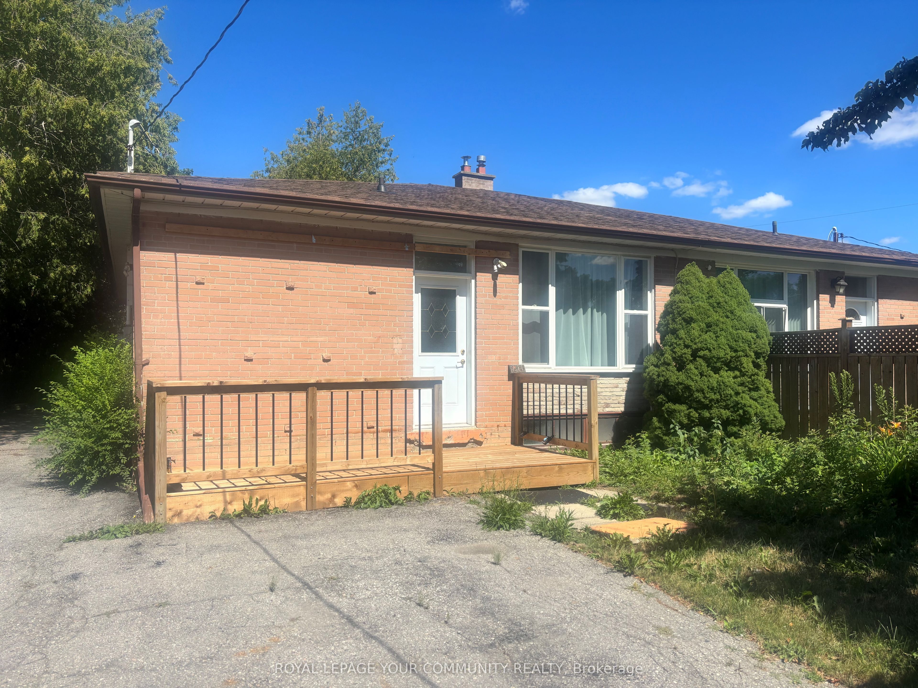 211 Axminster Drive Property Photo 2