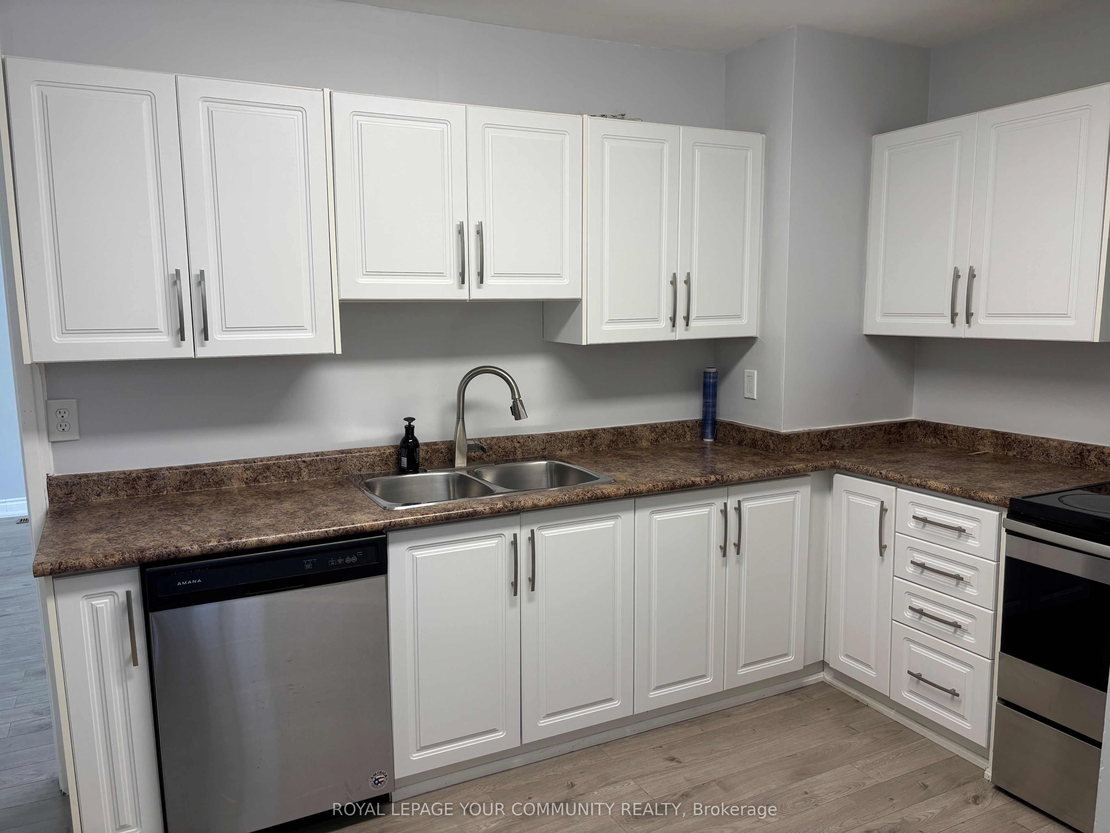 211 Axminster Drive Property Photo 6