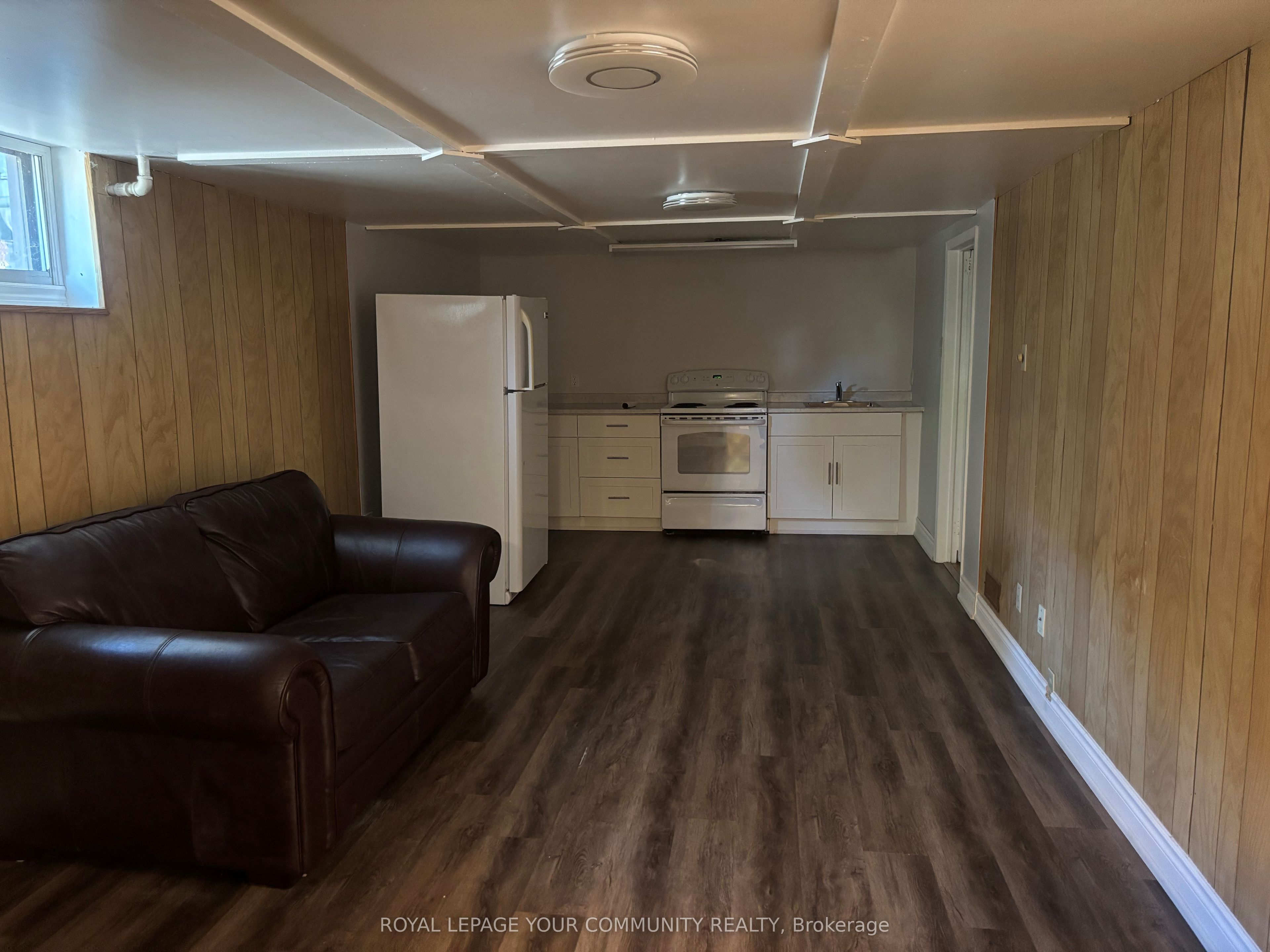 211 Axminster Drive Property Photo 17