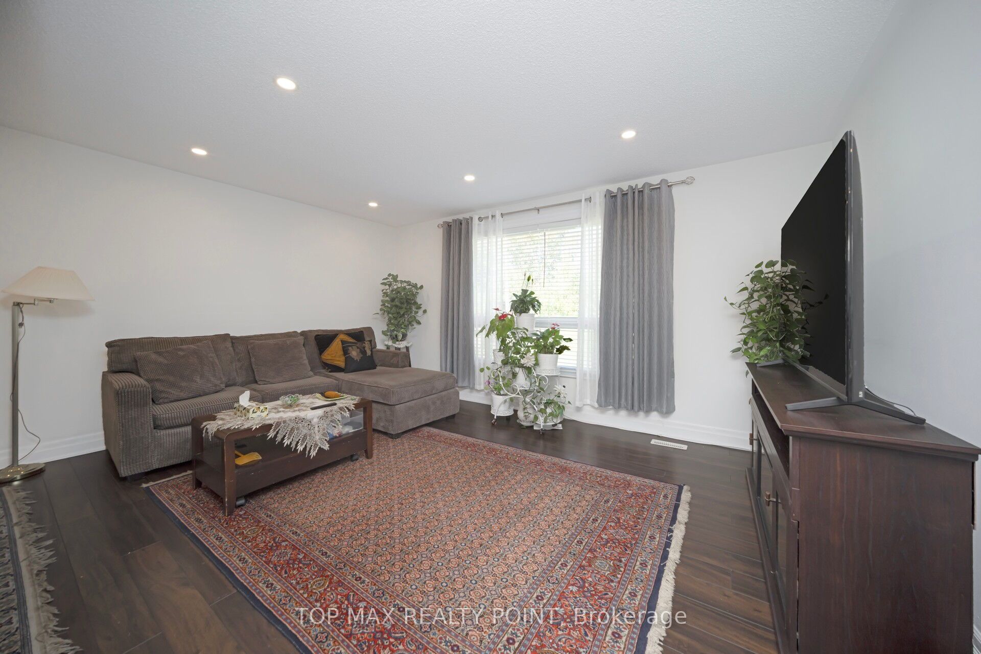 770 Greenfield Crescent Property Photo 14