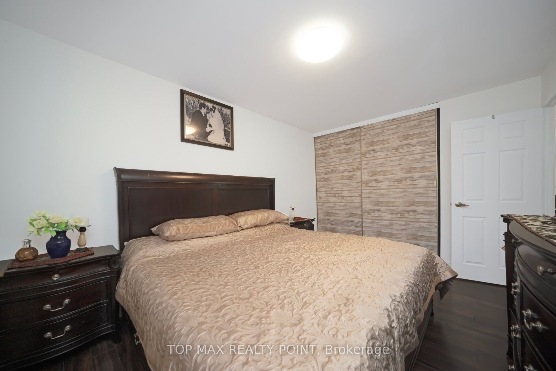 770 Greenfield Crescent Property Photo 25