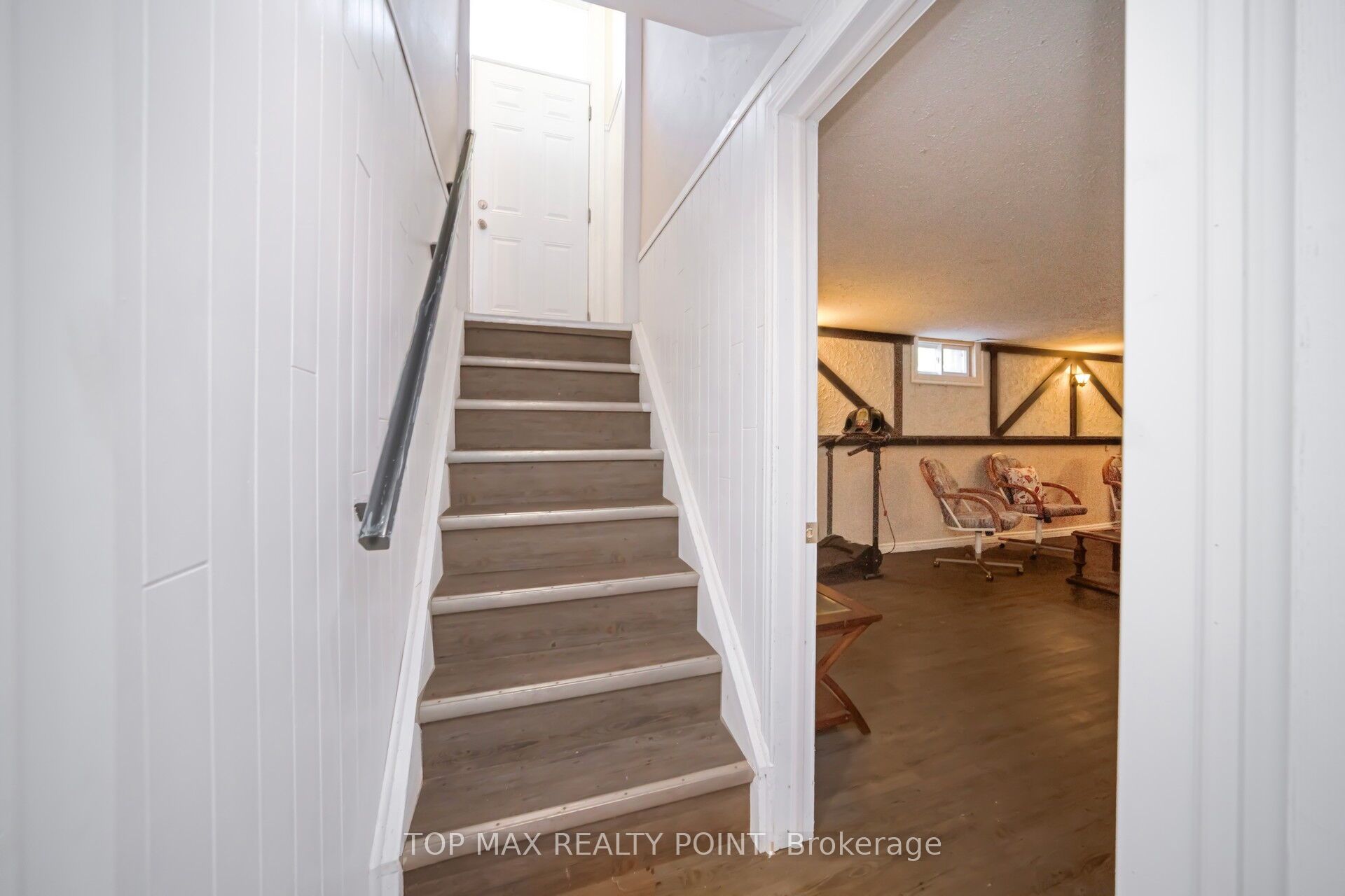 770 Greenfield Crescent Property Photo 28