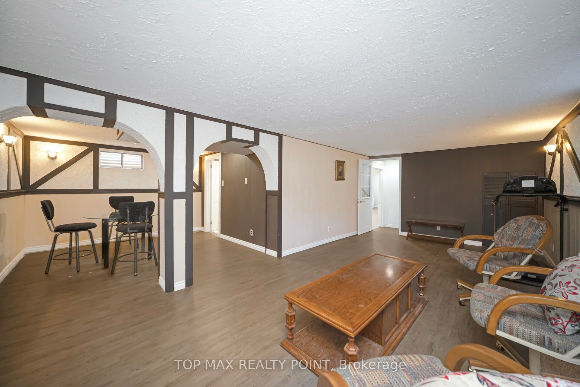 770 Greenfield Crescent Property Photo 30