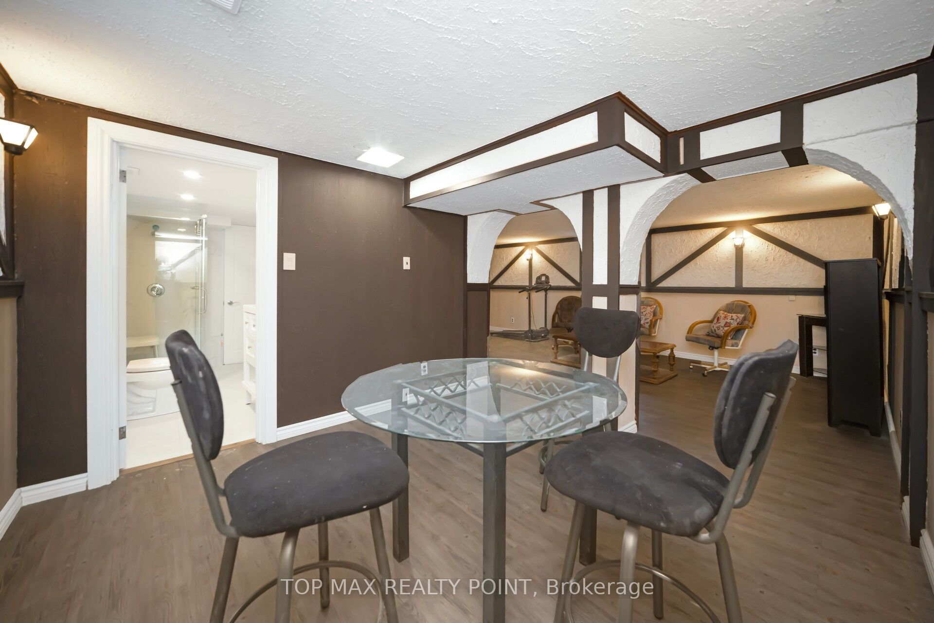770 Greenfield Crescent Property Photo 31