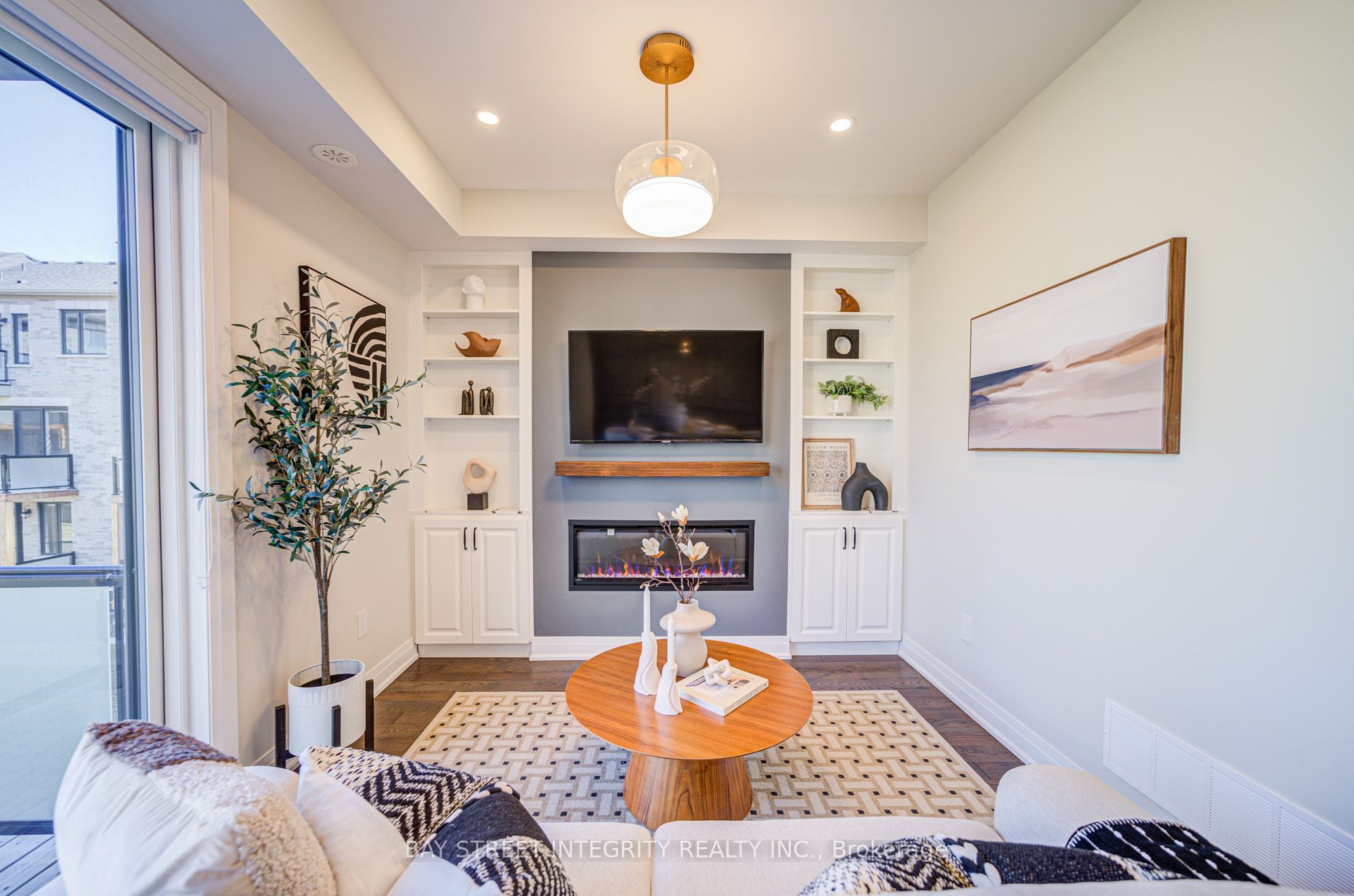511 New England Court Property Photo 14