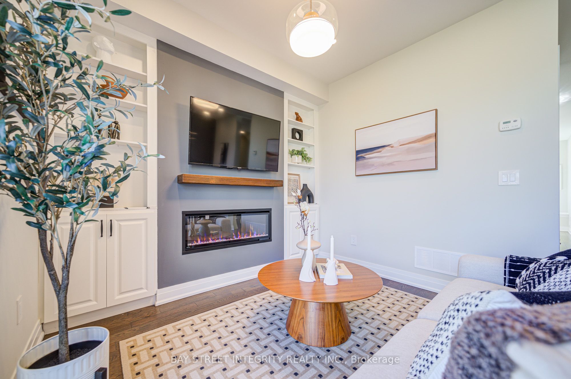 511 New England Court Property Photo 15