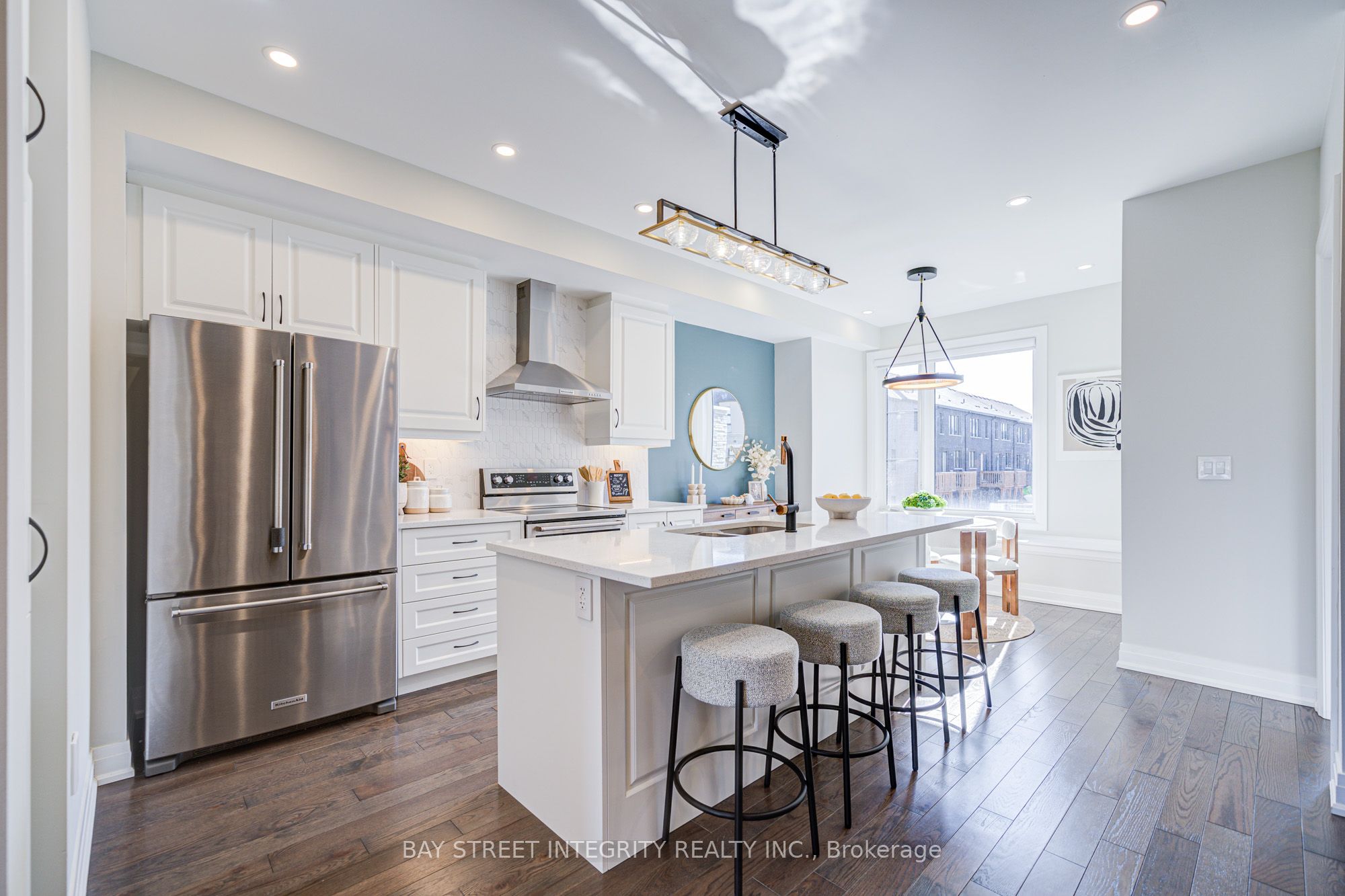 511 New England Court Property Photo 18