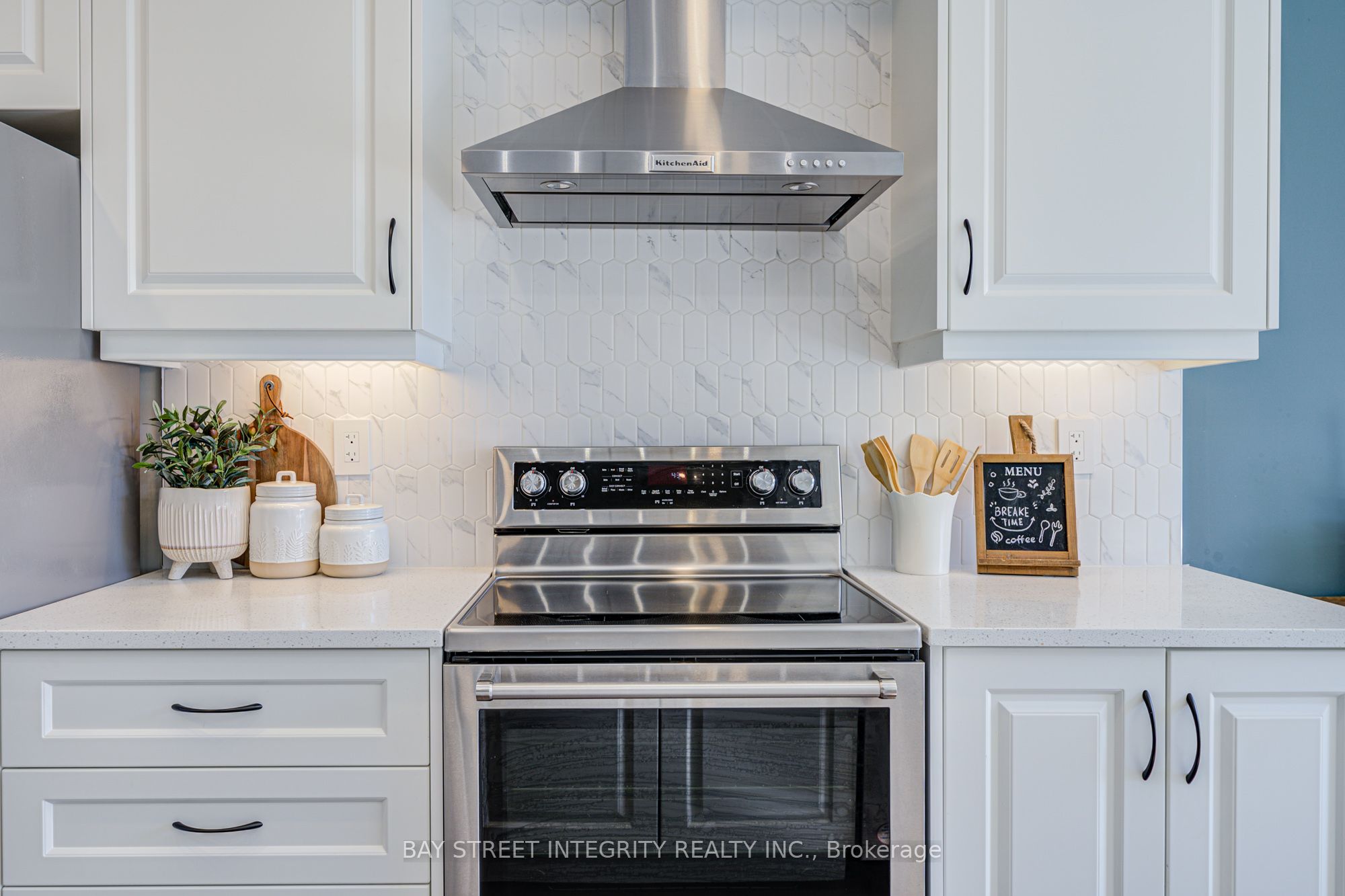 511 New England Court Property Photo 23