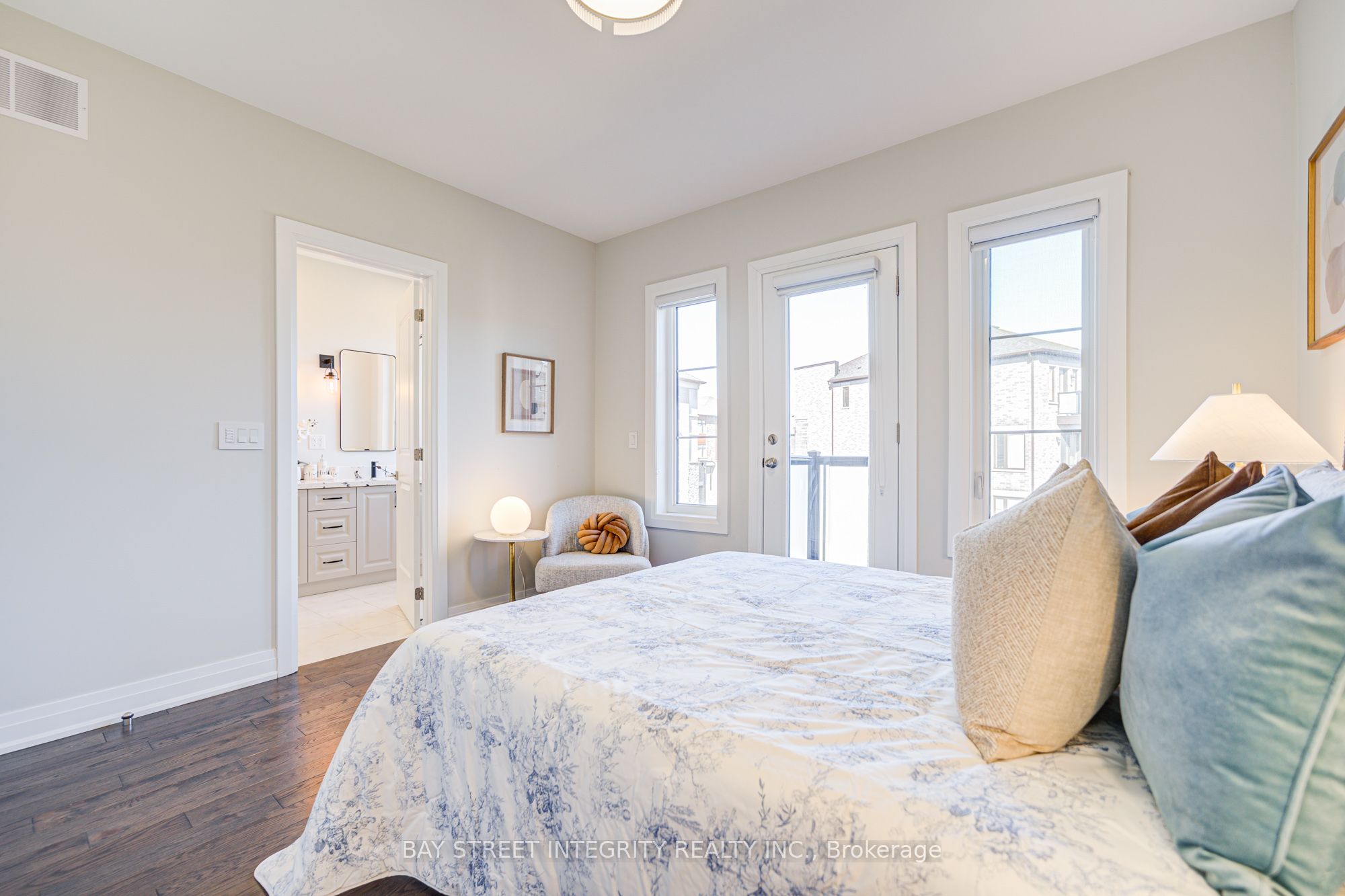 511 New England Court Property Photo 30