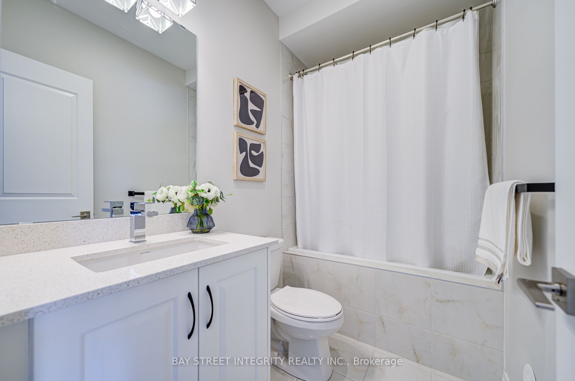 511 New England Court Property Photo 35