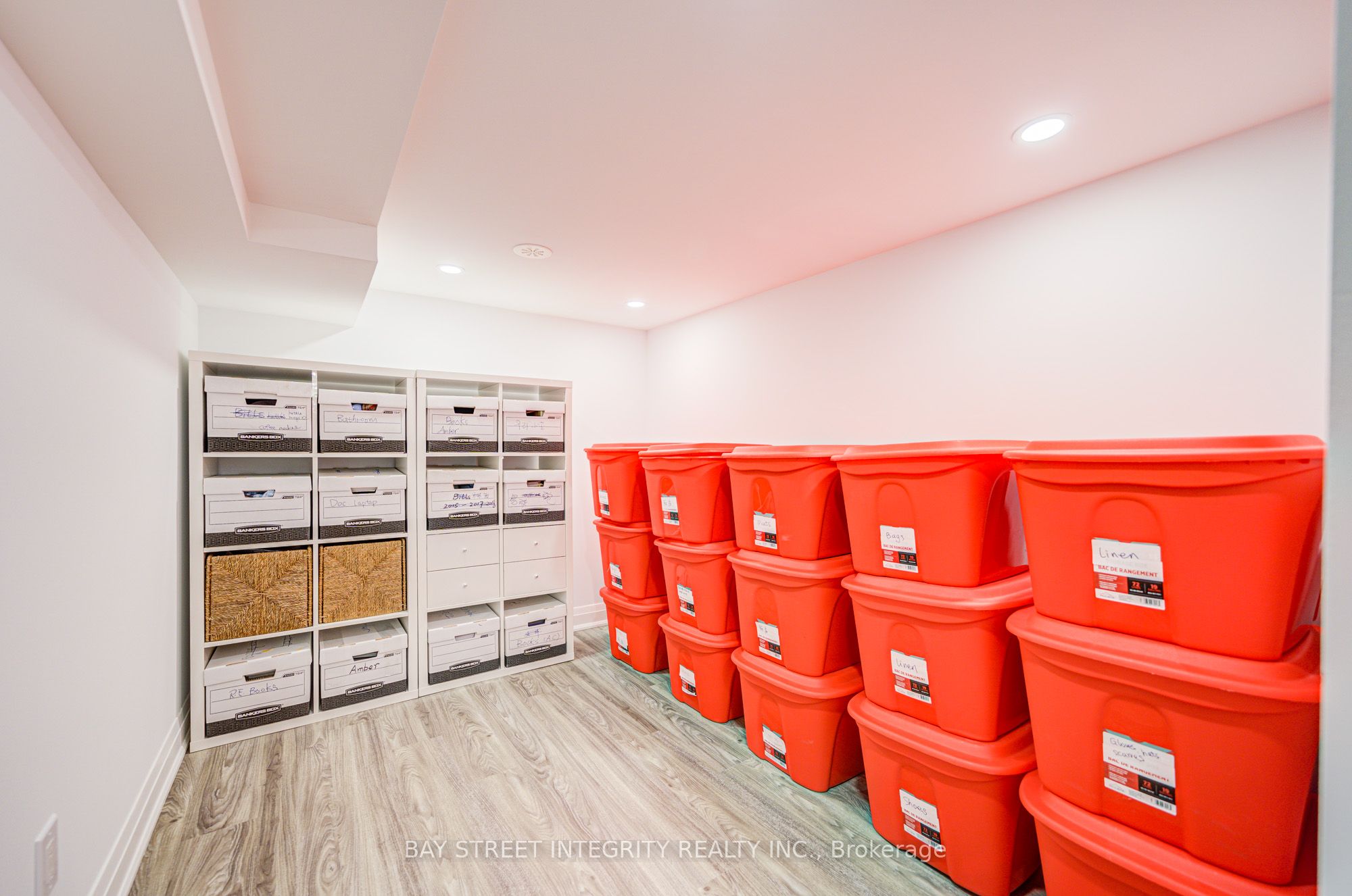 511 New England Court Property Photo 40