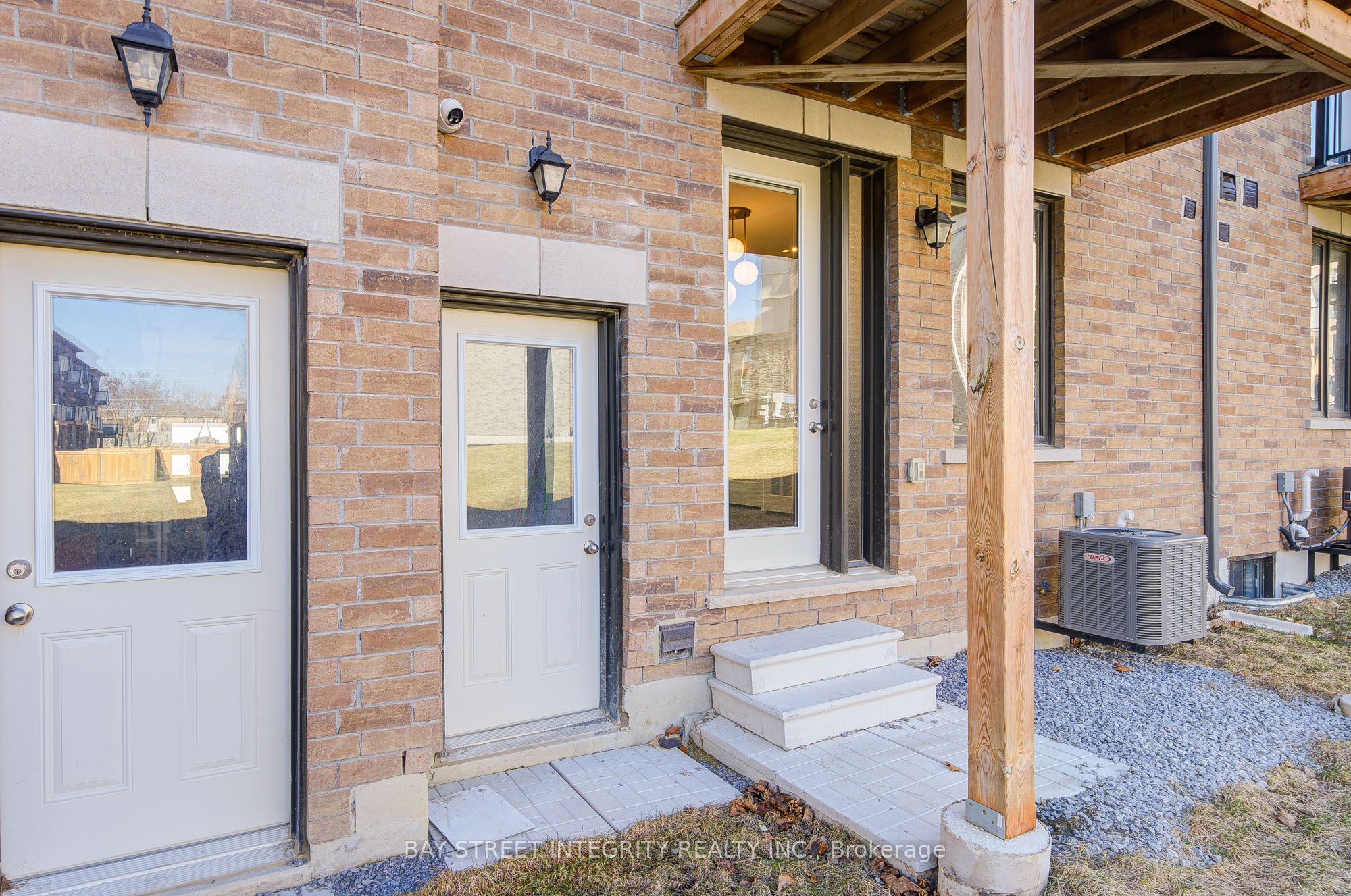 511 New England Court Property Photo 42