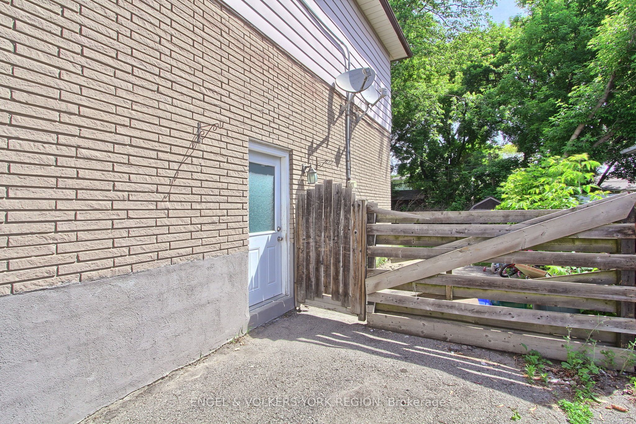 256 Penn Avenue Property Photo 23