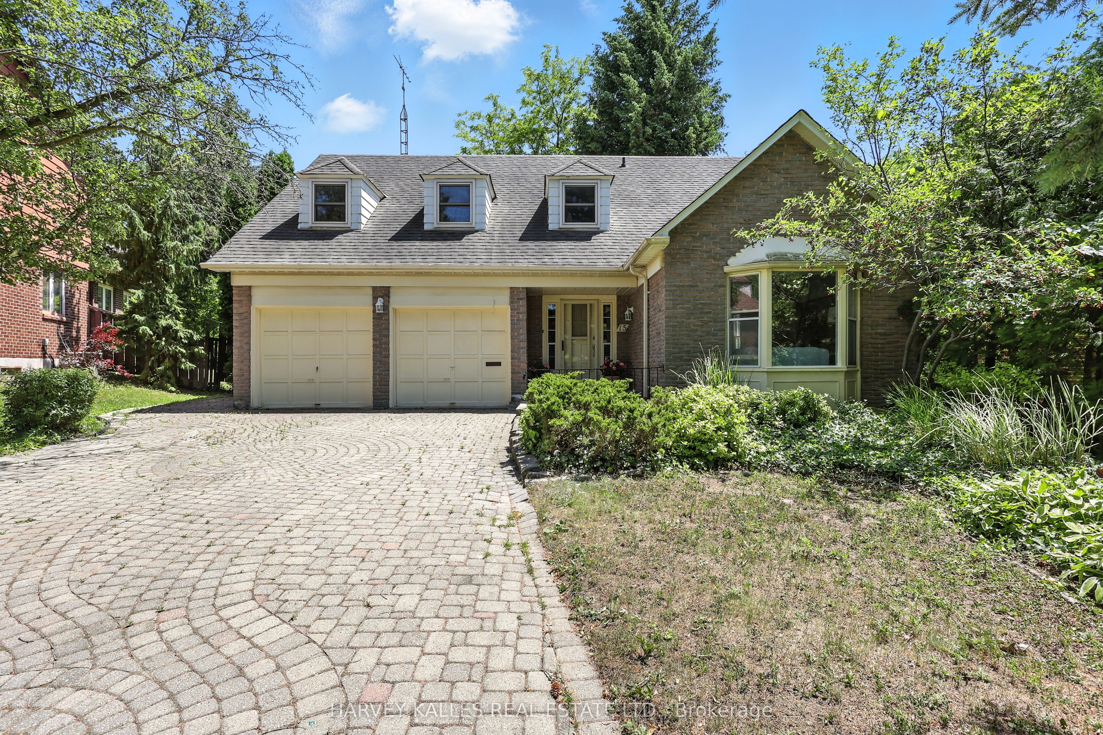 15 Woolsthorpe Crescent Property Photo 1