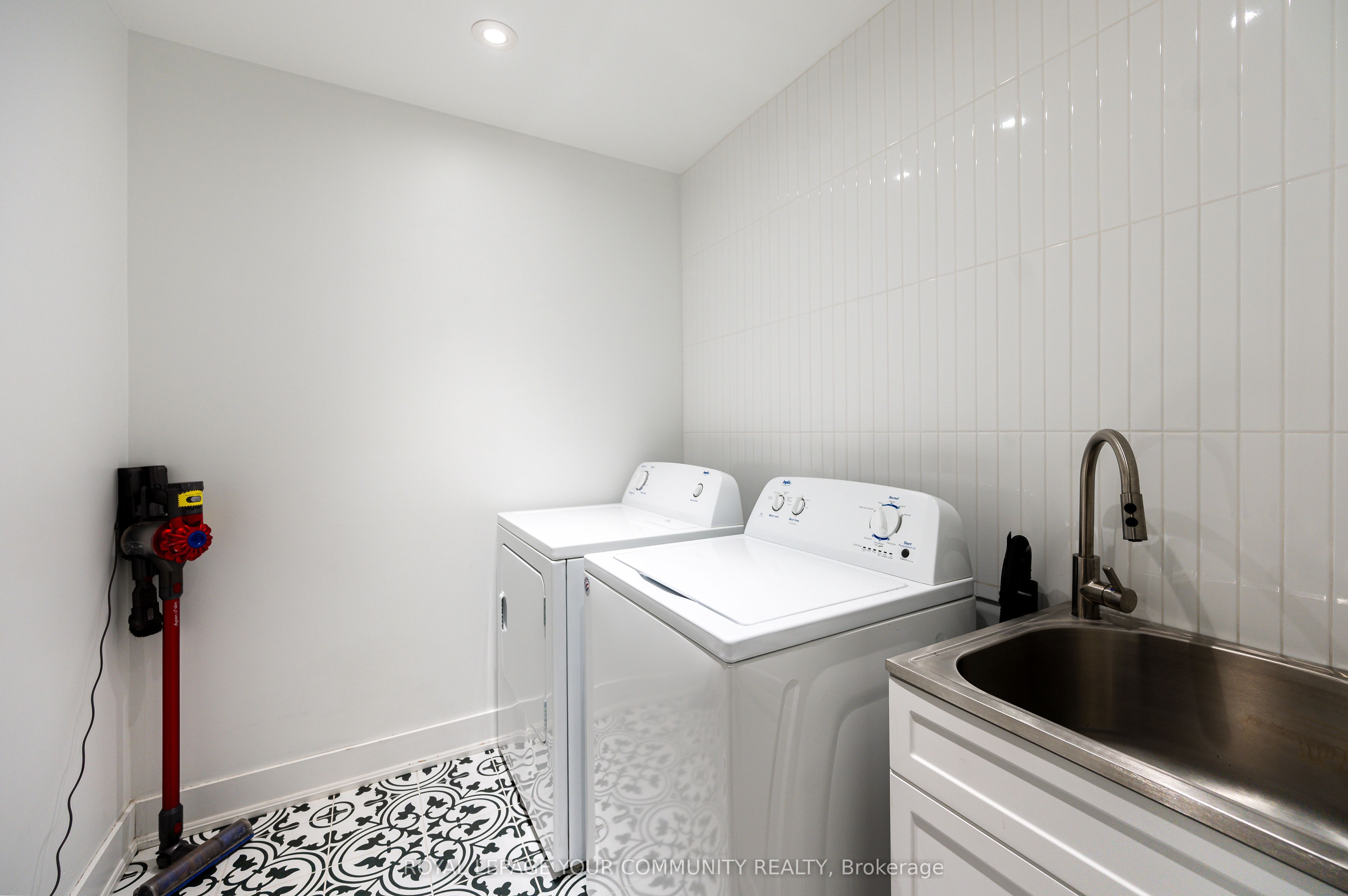 54 Frederick Taylor Way Property Photo 19