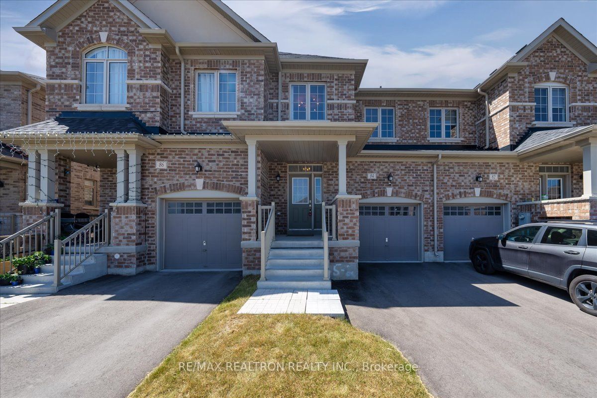84 Ferragine Crescent Property Photo 1