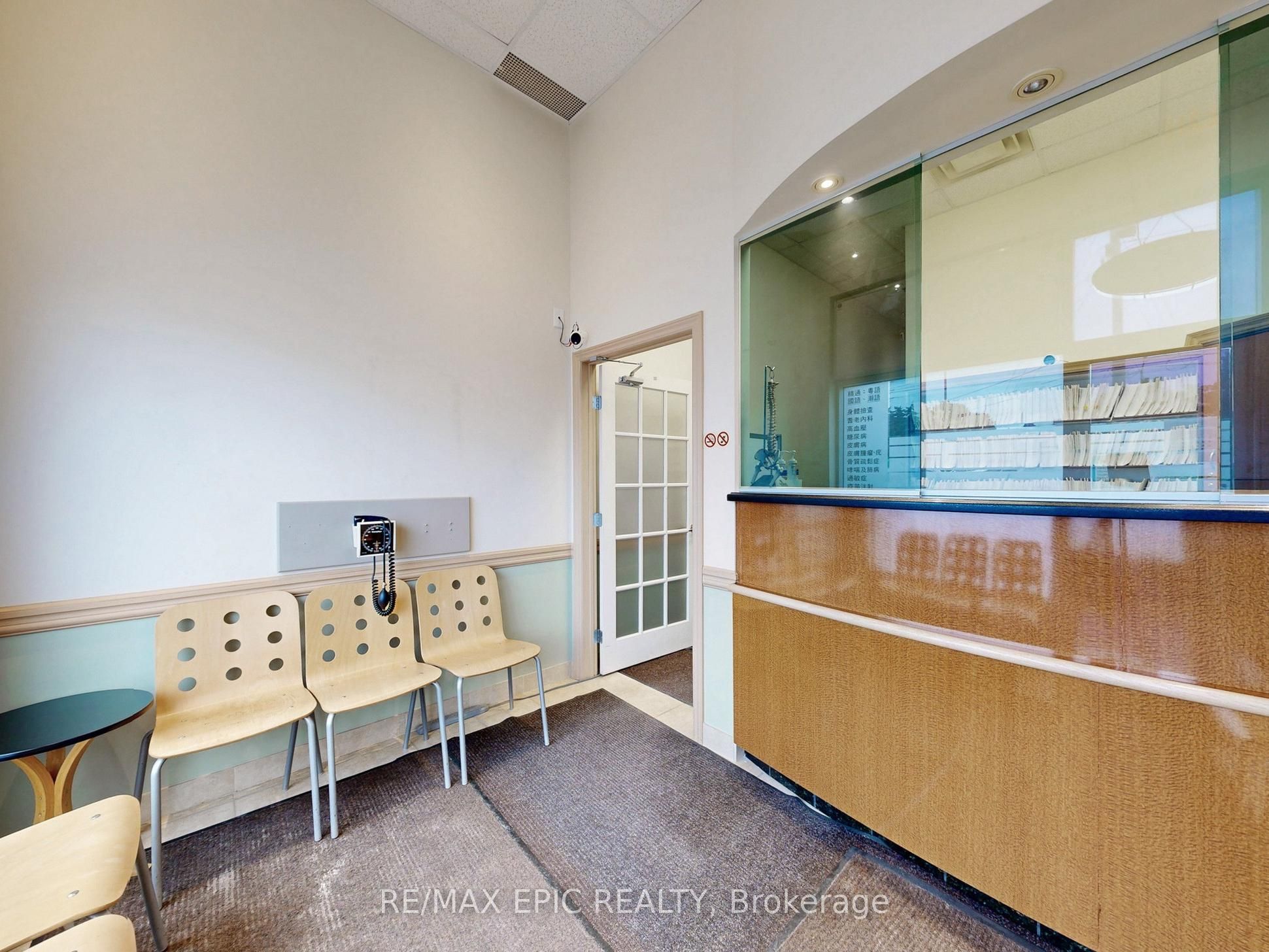 7010 Warden Avenue 15 Property Photo 8