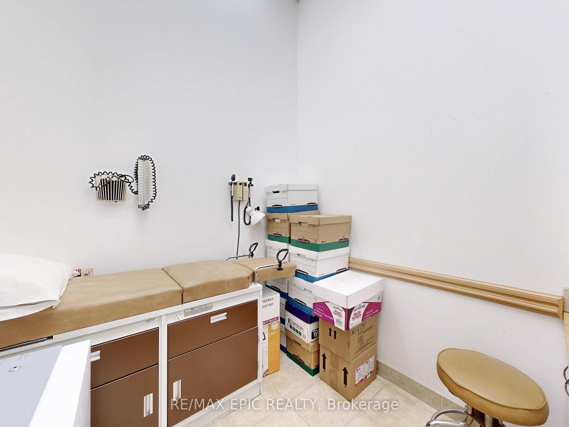 7010 Warden Avenue 15 Property Photo 21